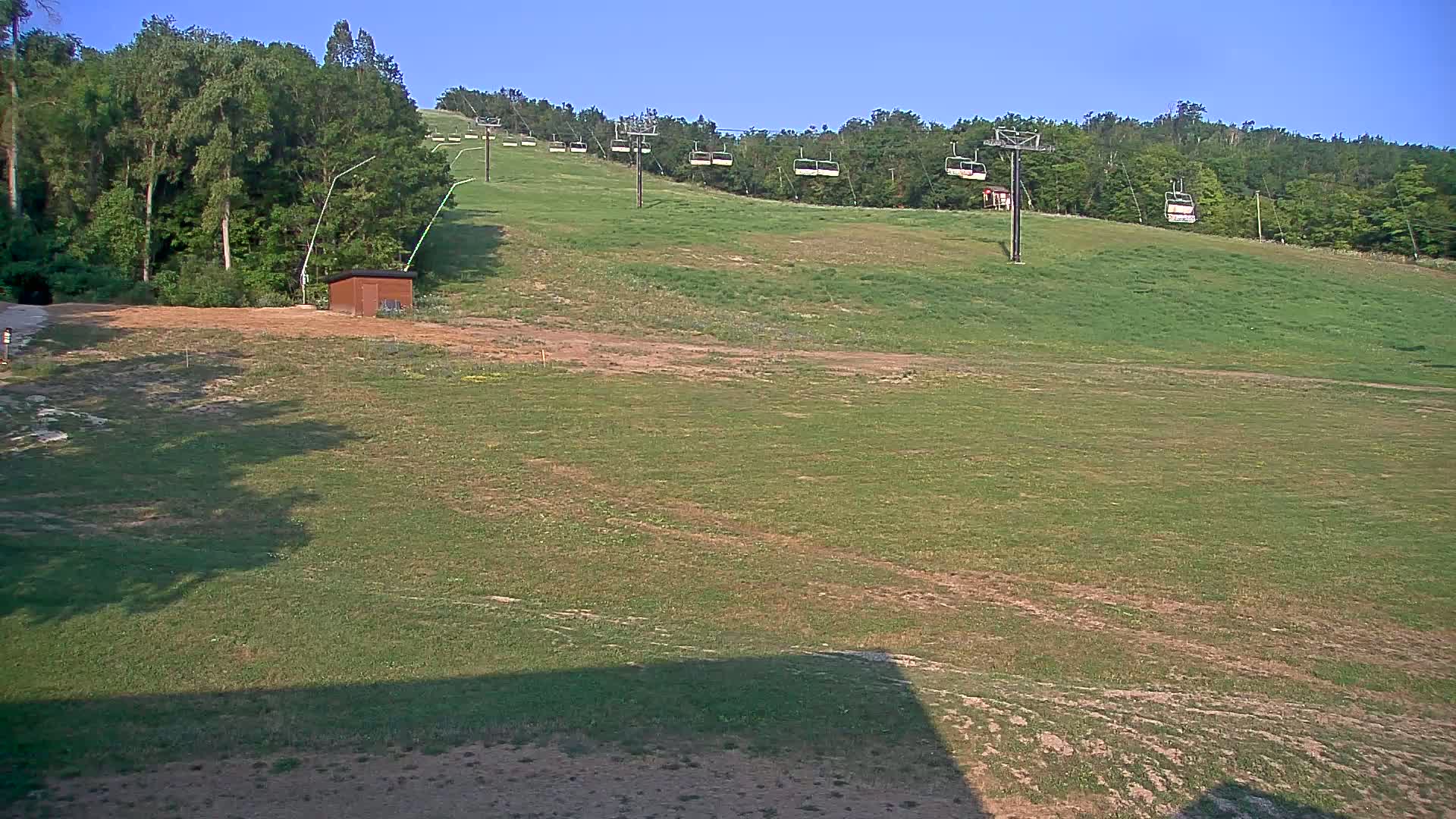 Blue Mountain South Base Ski Slopes & Cable Car Live Cam - Collingwood, Blue Mountains, Simcoe, Ontario, Canada