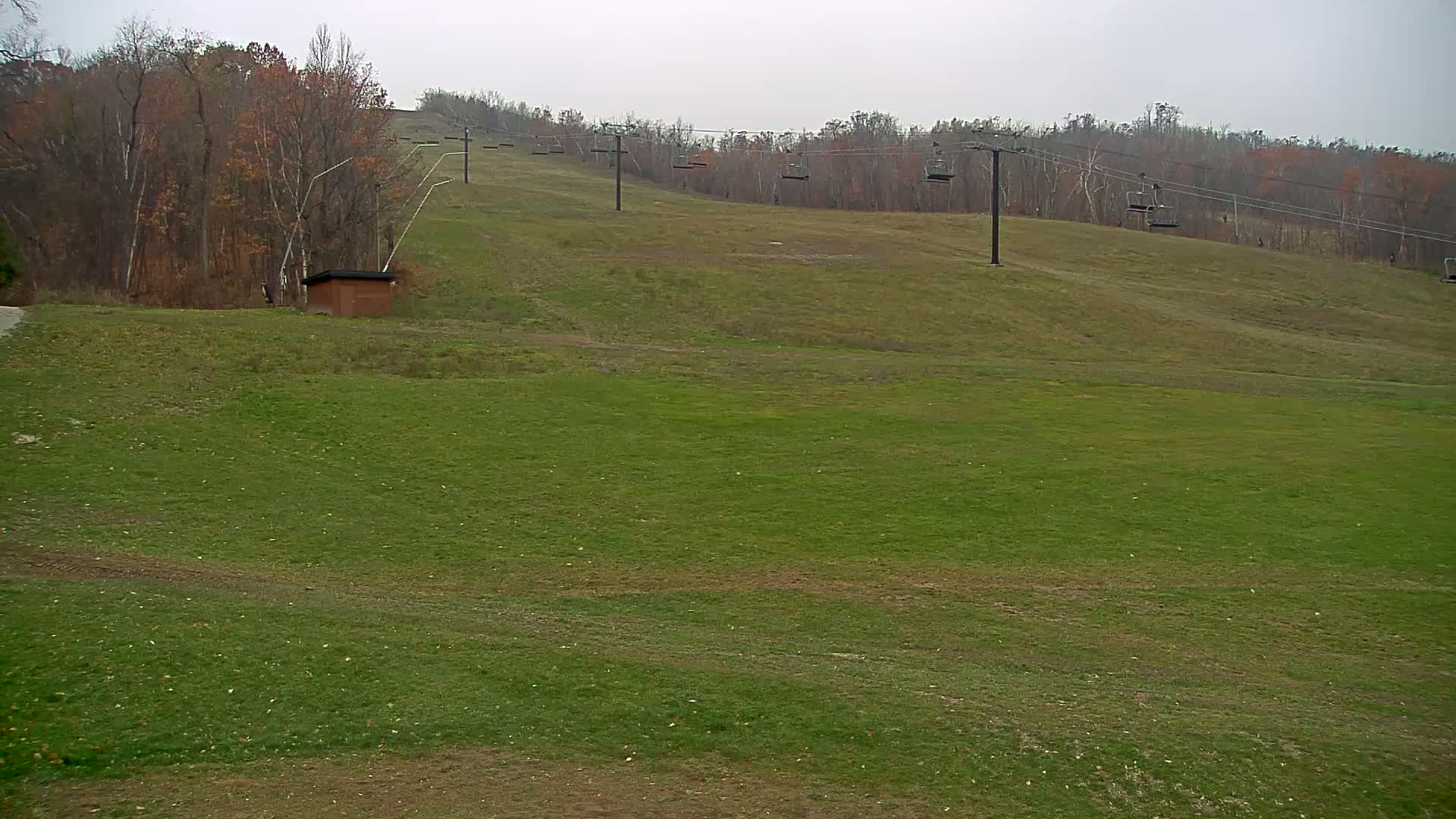 Blue Mountain South Base Ski Slopes & Cable Car Live Cam - Collingwood, Blue Mountains, Simcoe, Ontario, Canada