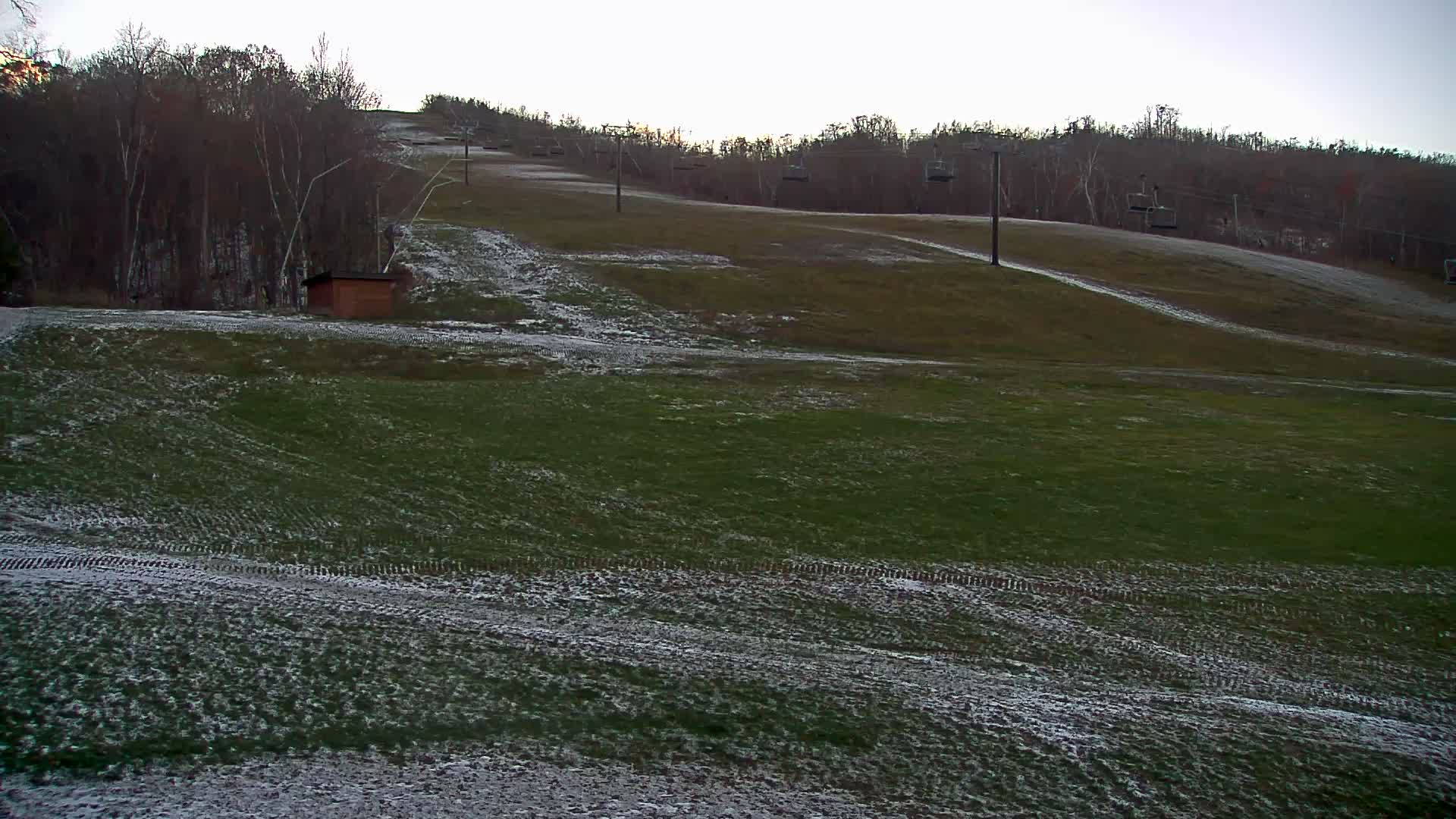 Blue Mountain South Base Ski Slopes & Cable Car Live Cam - Collingwood, Blue Mountains, Simcoe, Ontario, Canada