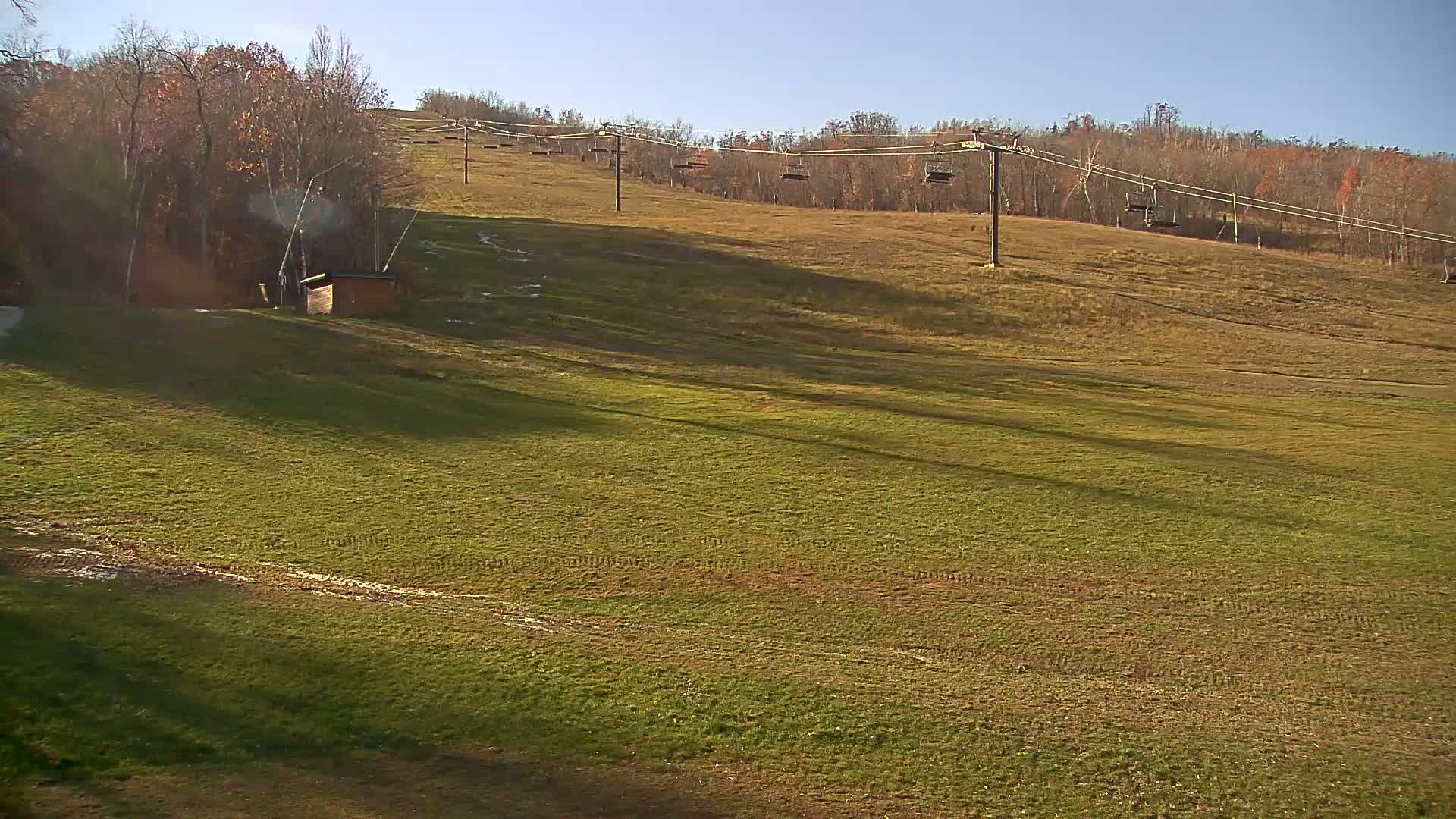 Blue Mountain South Base Ski Slopes & Cable Car Live Cam - Collingwood, Blue Mountains, Simcoe, Ontario, Canada