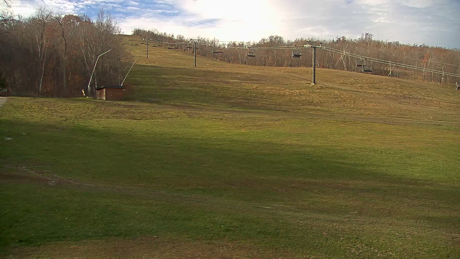 Blue Mountain South Base Ski Slopes & Cable Car Live Cam - Collingwood, Blue Mountains, Simcoe, Ontario, Canada