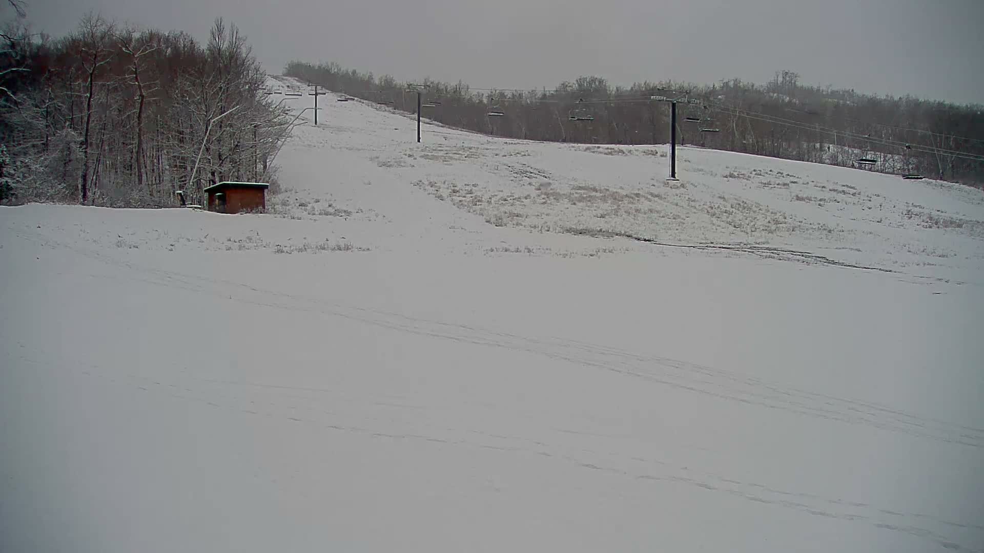 Blue Mountain South Base Ski Slopes & Cable Car Live Cam - Collingwood, Blue Mountains, Simcoe, Ontario, Canada
