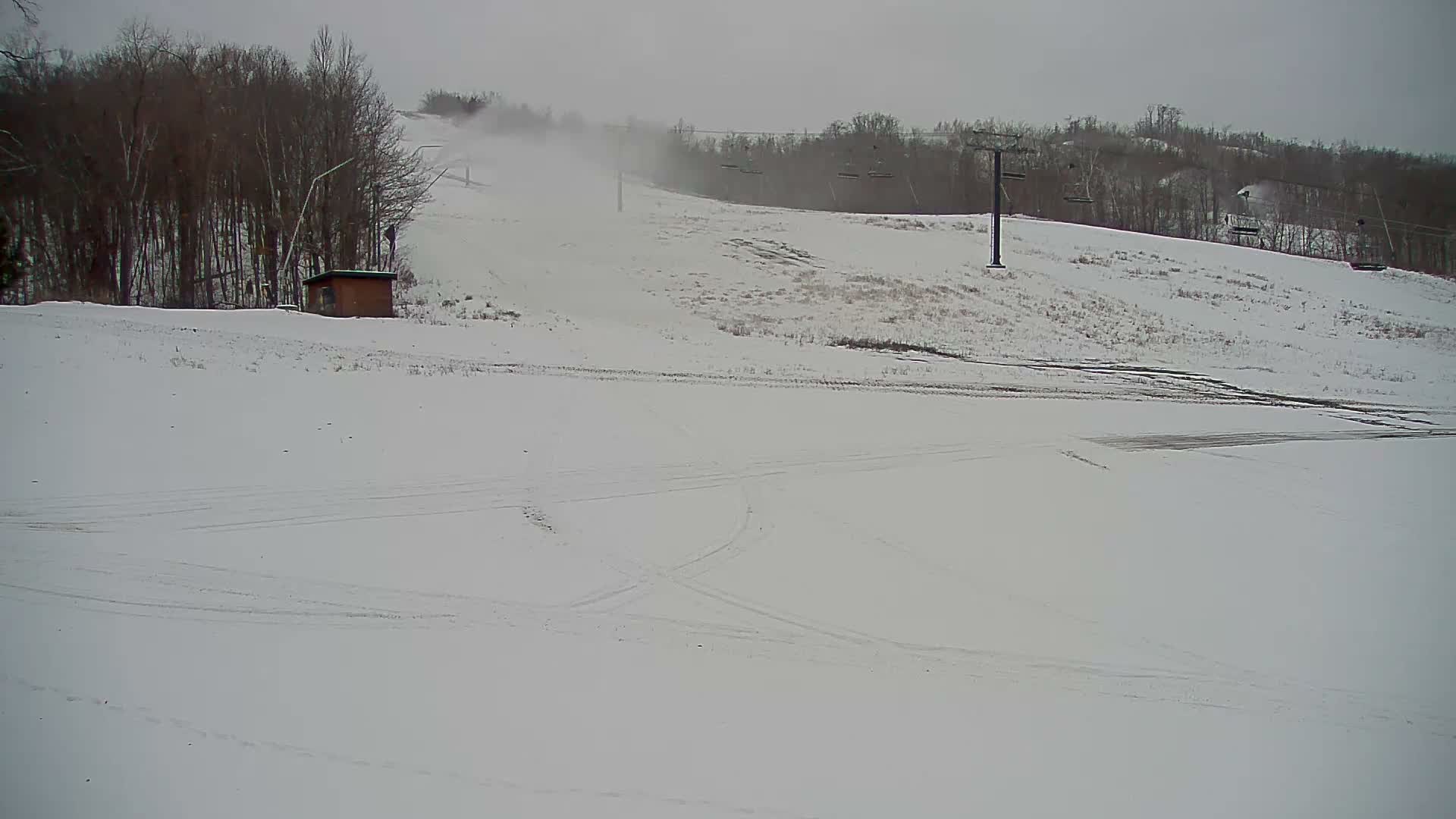 Blue Mountain South Base Ski Slopes & Cable Car Live Cam - Collingwood, Blue Mountains, Simcoe, Ontario, Canada