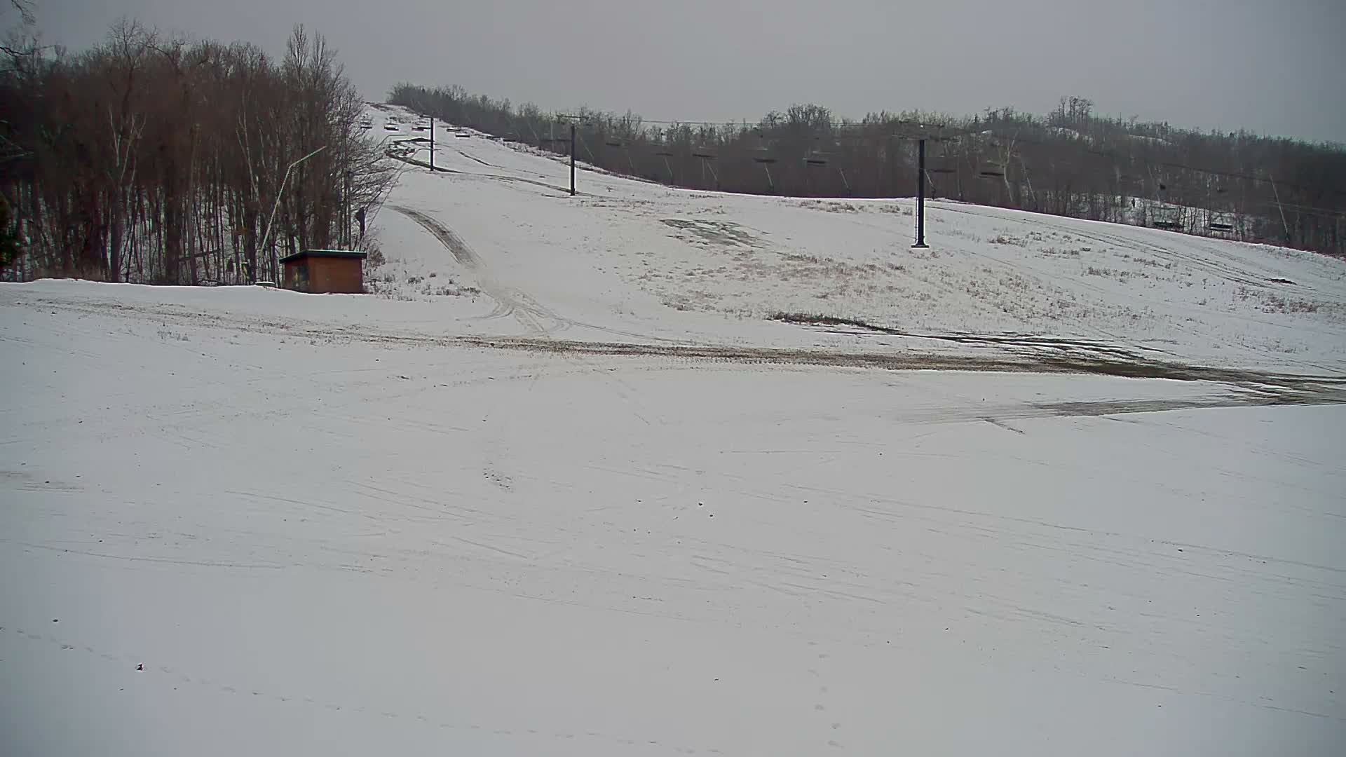 Blue Mountain South Base Ski Slopes & Cable Car Live Cam - Collingwood, Blue Mountains, Simcoe, Ontario, Canada
