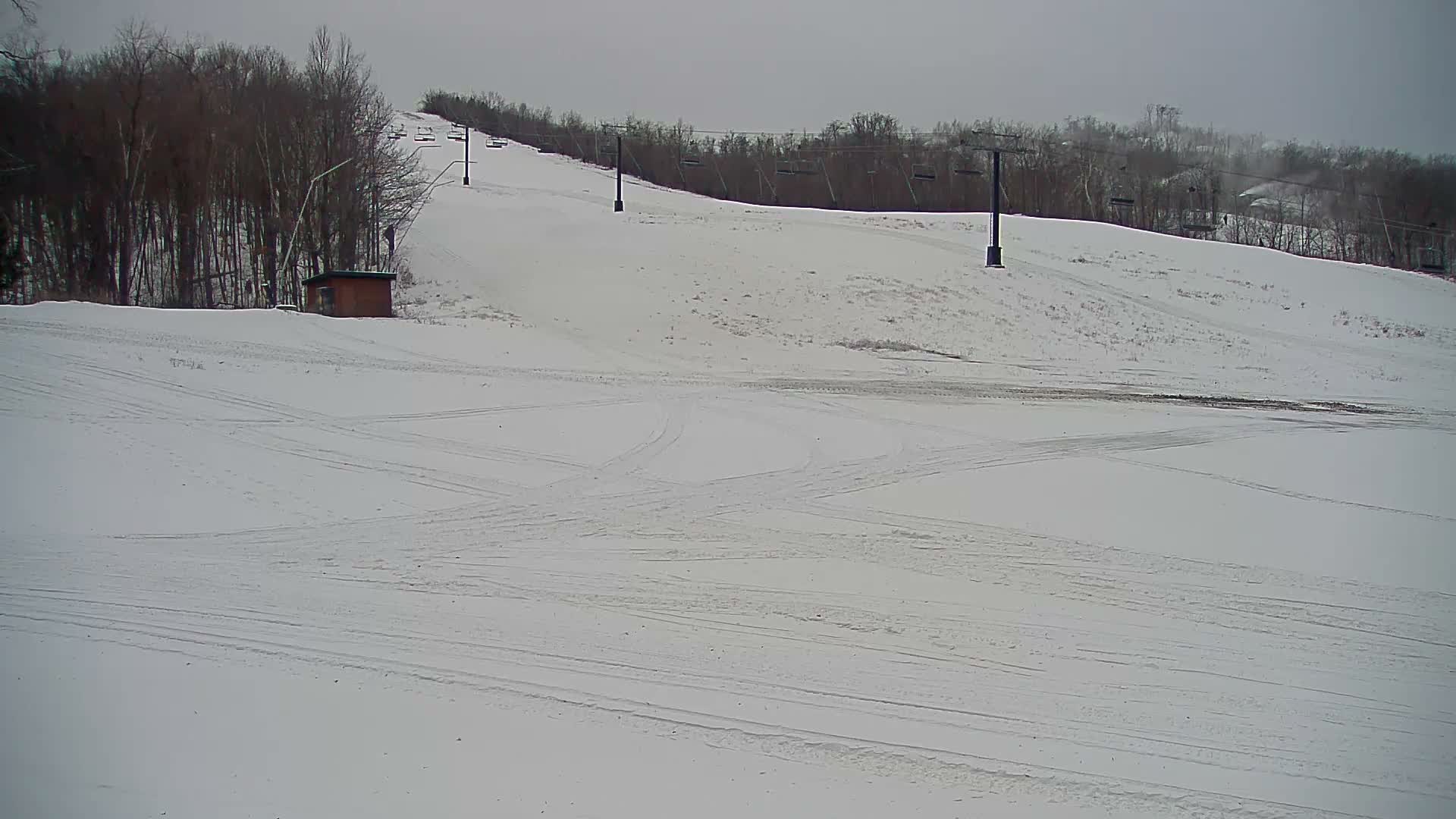 Blue Mountain South Base Ski Slopes & Cable Car Live Cam - Collingwood, Blue Mountains, Simcoe, Ontario, Canada