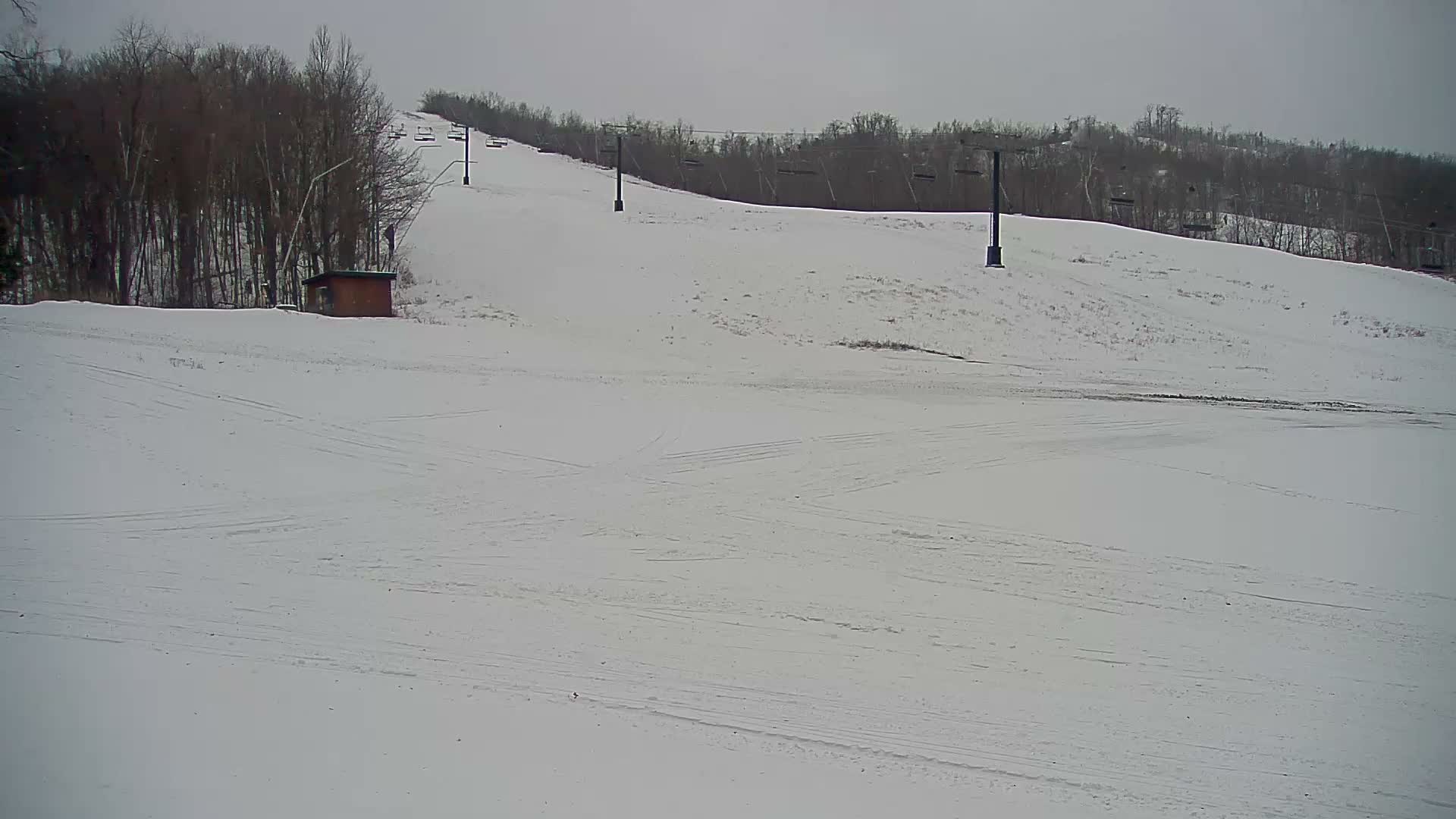 Blue Mountain South Base Ski Slopes & Cable Car Live Cam - Collingwood, Blue Mountains, Simcoe, Ontario, Canada