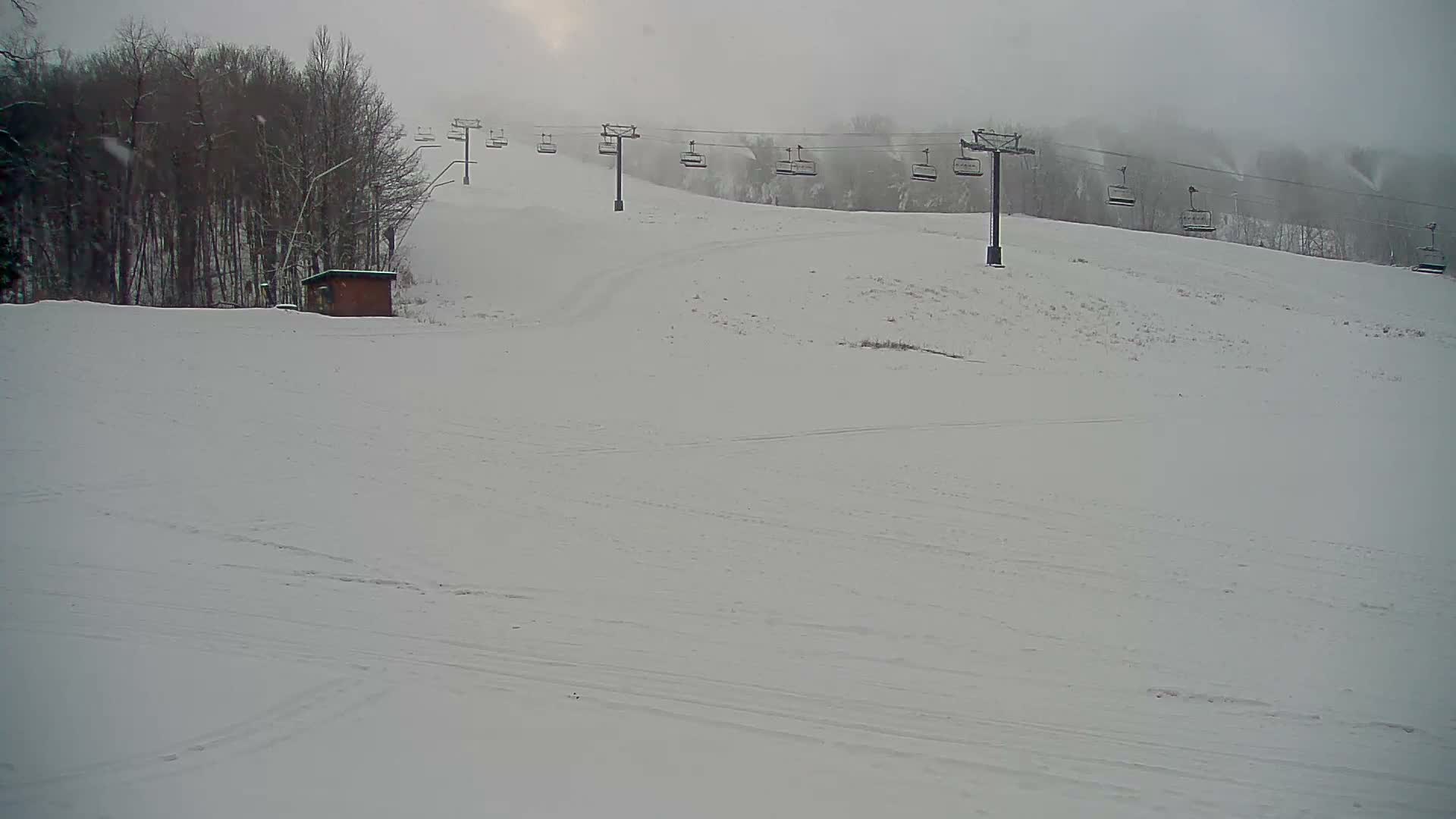 Blue Mountain South Base Ski Slopes & Cable Car Live Cam - Collingwood, Blue Mountains, Simcoe, Ontario, Canada