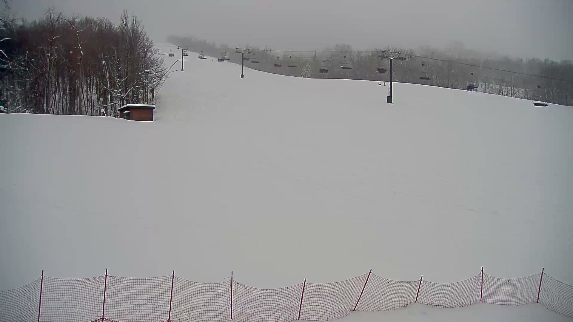 Blue Mountain South Base Ski Slopes & Cable Car Live Cam - Collingwood, Blue Mountains, Simcoe, Ontario, Canada