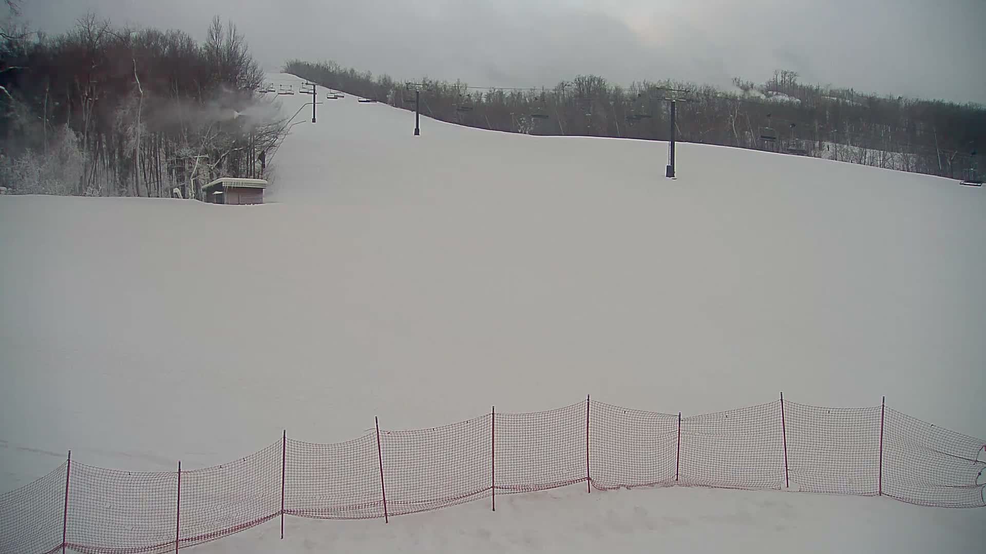 Blue Mountain South Base Ski Slopes & Cable Car Live Cam - Collingwood, Blue Mountains, Simcoe, Ontario, Canada