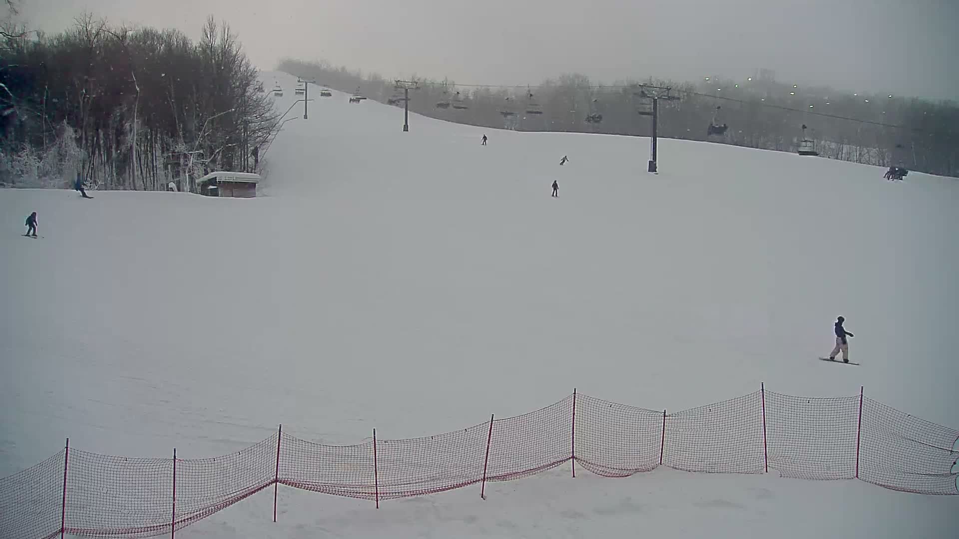 Blue Mountain South Base Ski Slopes & Cable Car Live Cam - Collingwood, Blue Mountains, Simcoe, Ontario, Canada