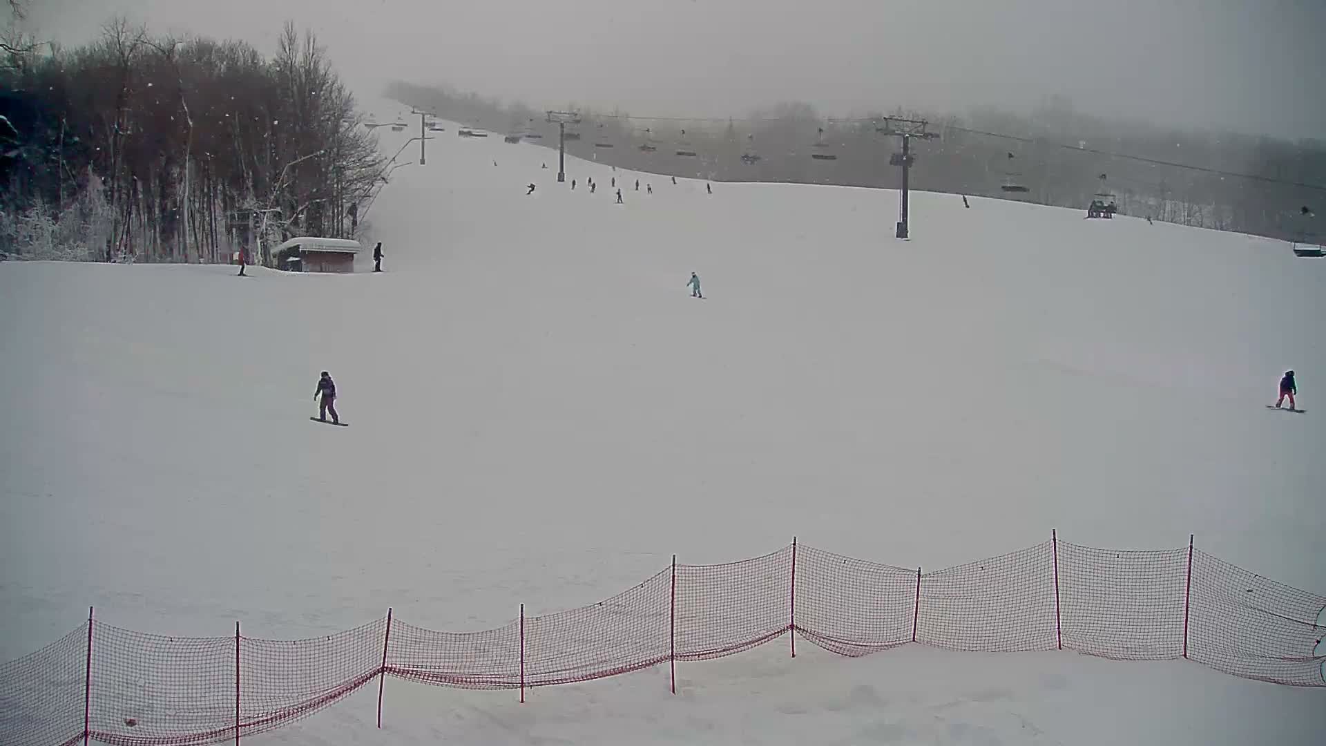Blue Mountain South Base Ski Slopes & Cable Car Live Cam - Collingwood, Blue Mountains, Simcoe, Ontario, Canada