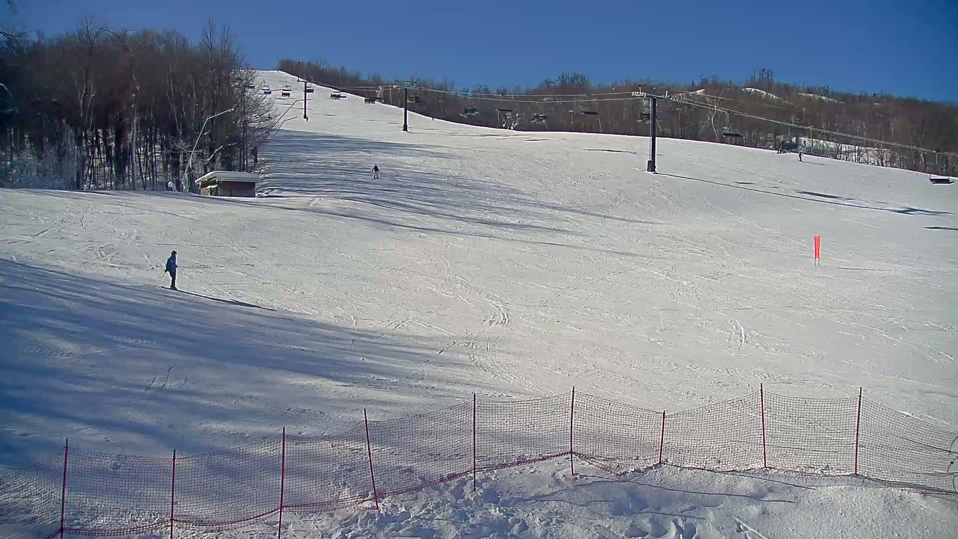 Blue Mountain South Base Ski Slopes & Cable Car Live Cam - Collingwood, Blue Mountains, Simcoe, Ontario, Canada