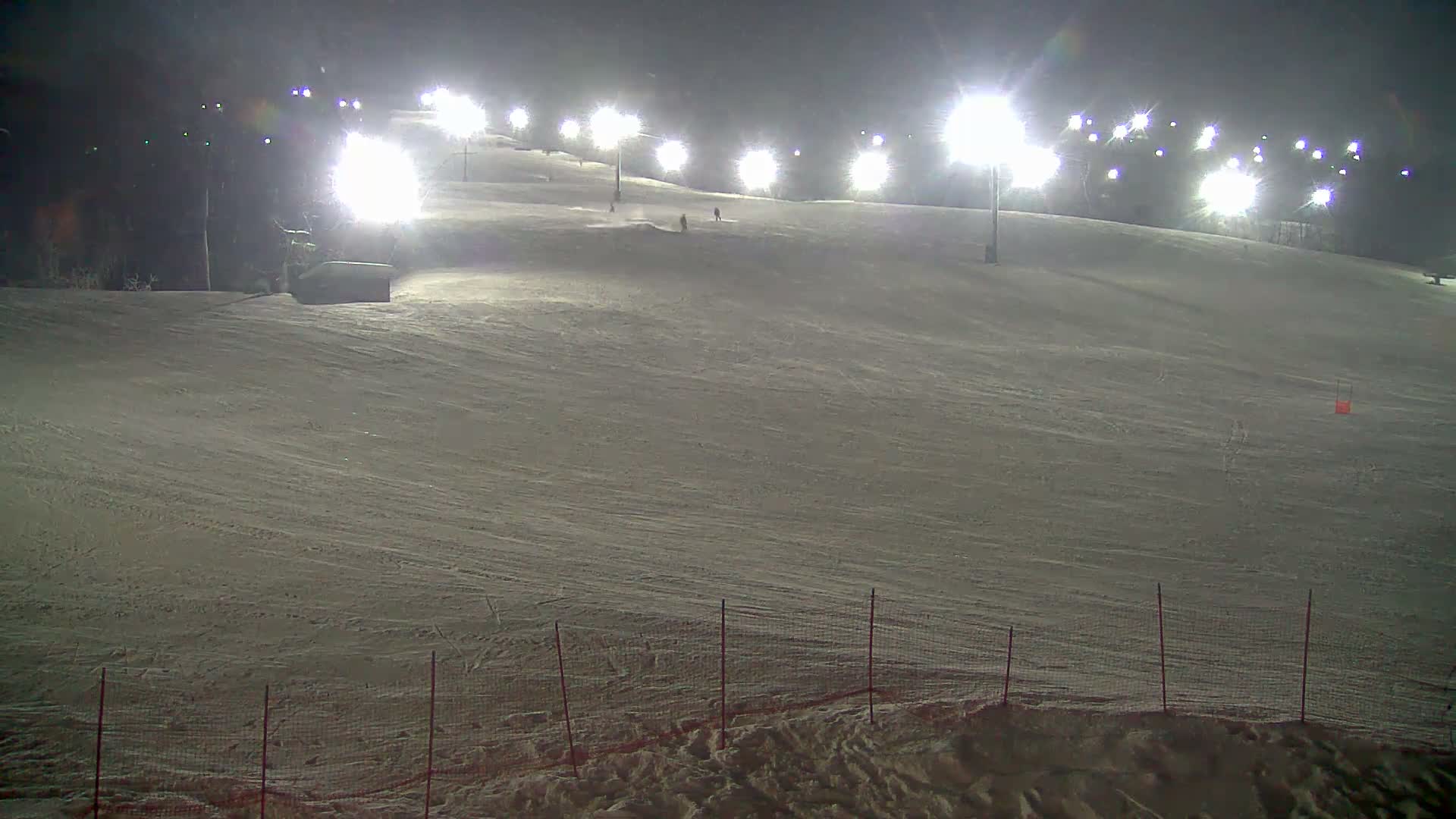 Blue Mountain South Base Ski Slopes & Cable Car Live Cam - Collingwood, Blue Mountains, Simcoe, Ontario, Canada