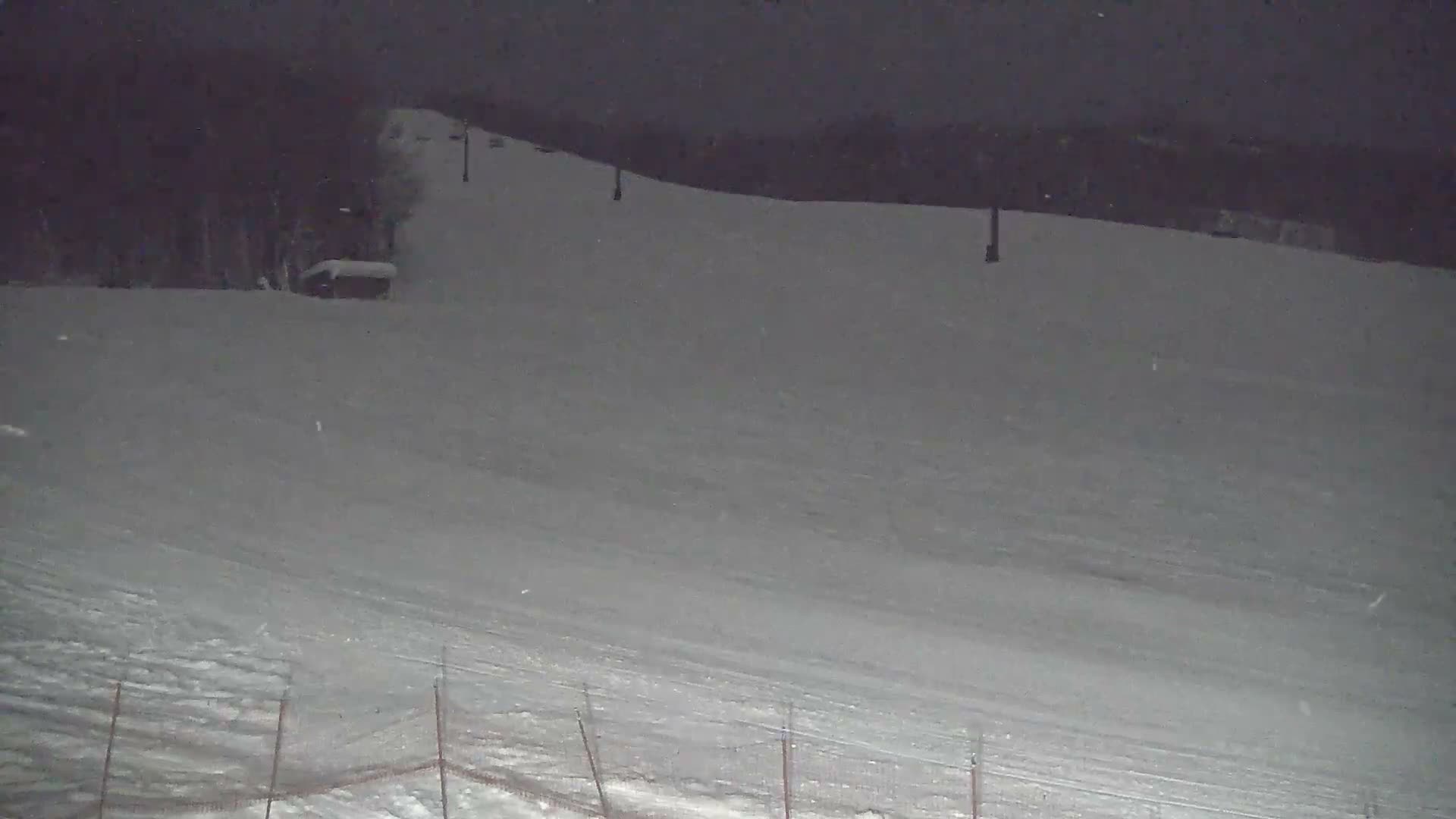 Blue Mountain South Base Ski Slopes & Cable Car Live Cam - Collingwood, Blue Mountains, Simcoe, Ontario, Canada