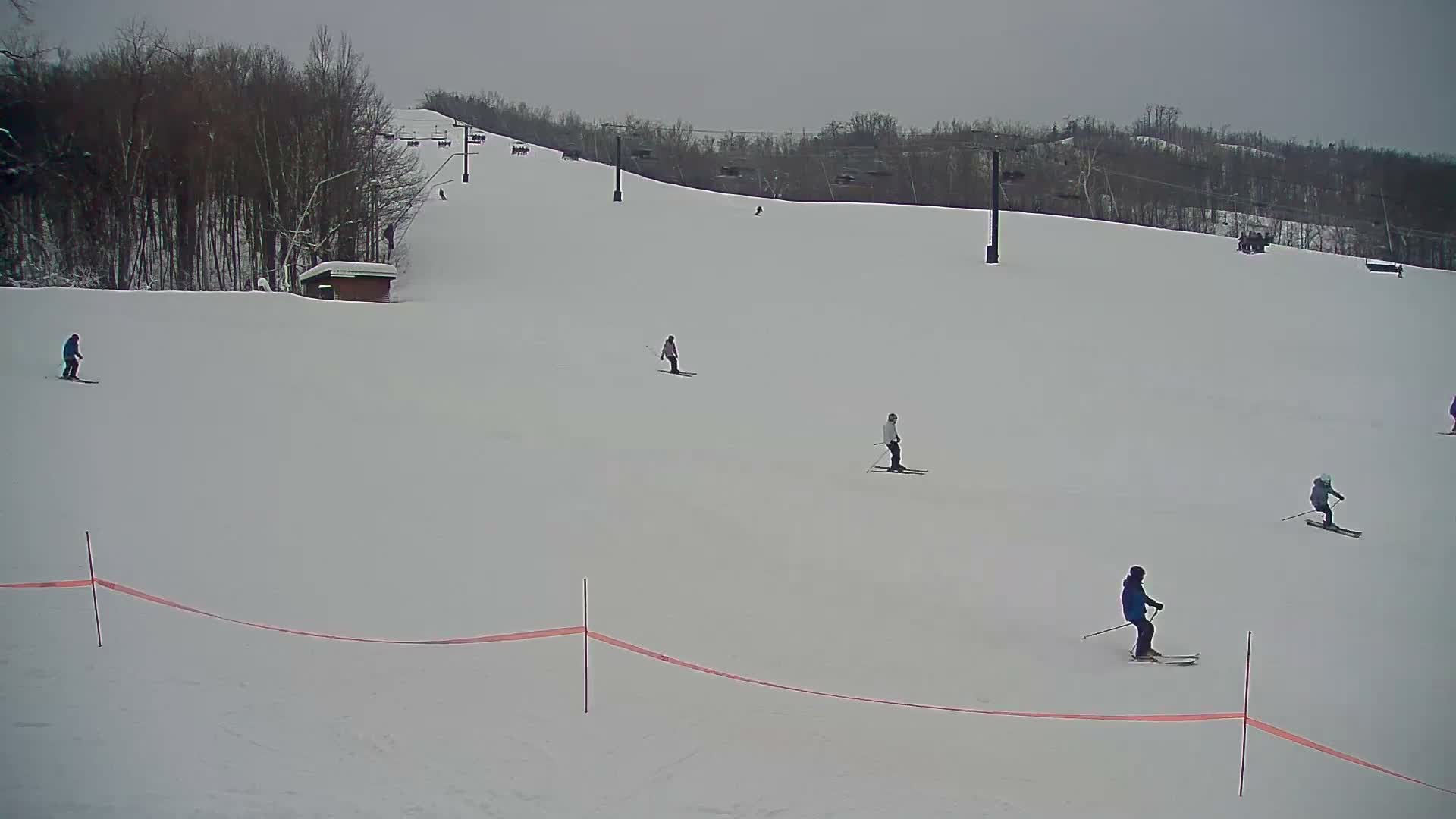 Blue Mountain South Base Ski Slopes & Cable Car Live Cam - Collingwood, Blue Mountains, Simcoe, Ontario, Canada
