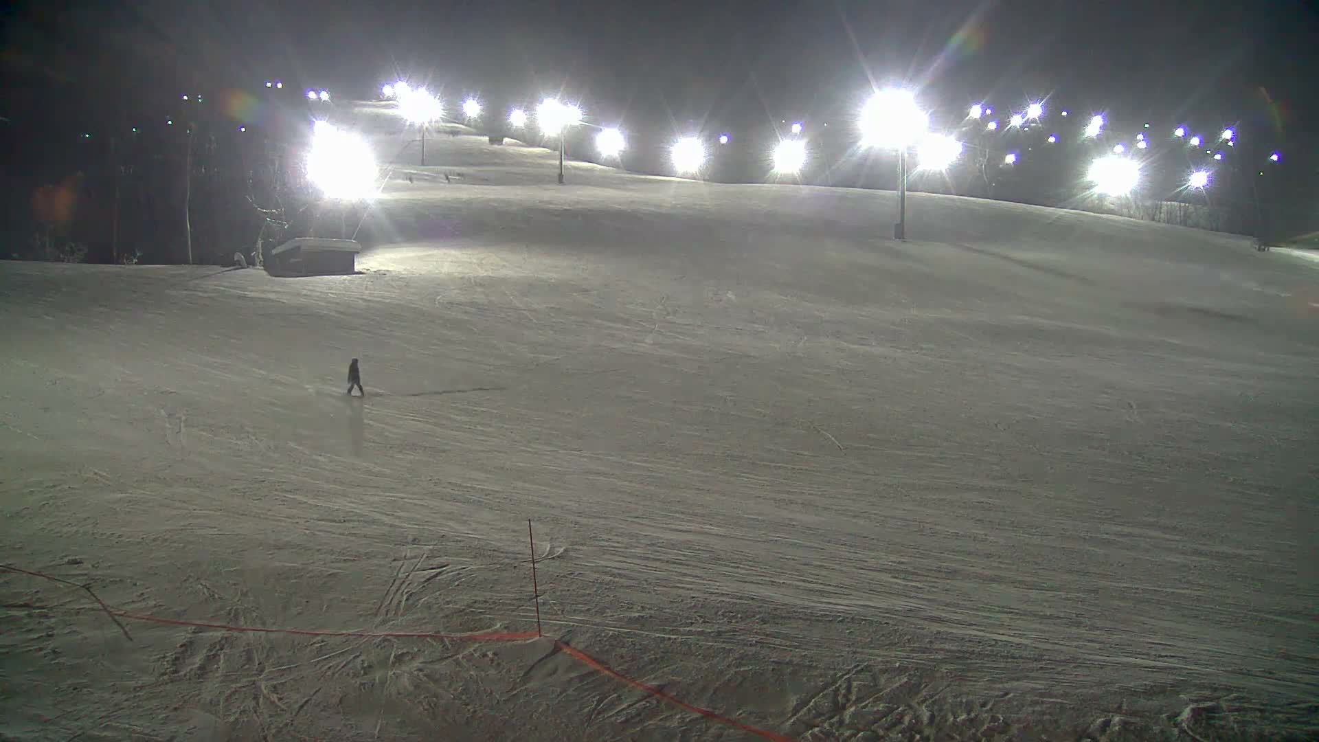Blue Mountain South Base Ski Slopes & Cable Car Live Cam - Collingwood, Blue Mountains, Simcoe, Ontario, Canada
