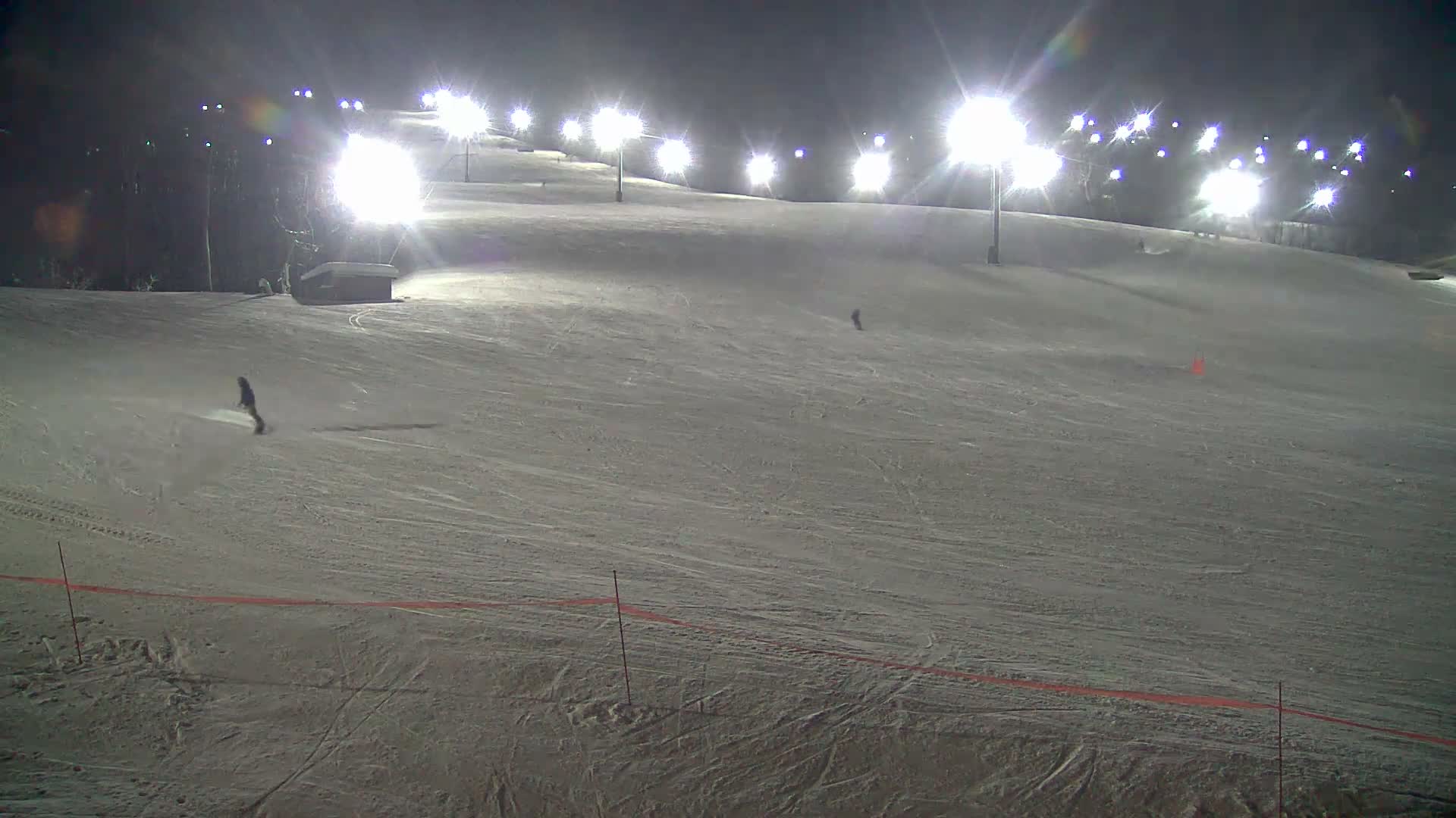 Blue Mountain South Base Ski Slopes & Cable Car Live Cam - Collingwood, Blue Mountains, Simcoe, Ontario, Canada