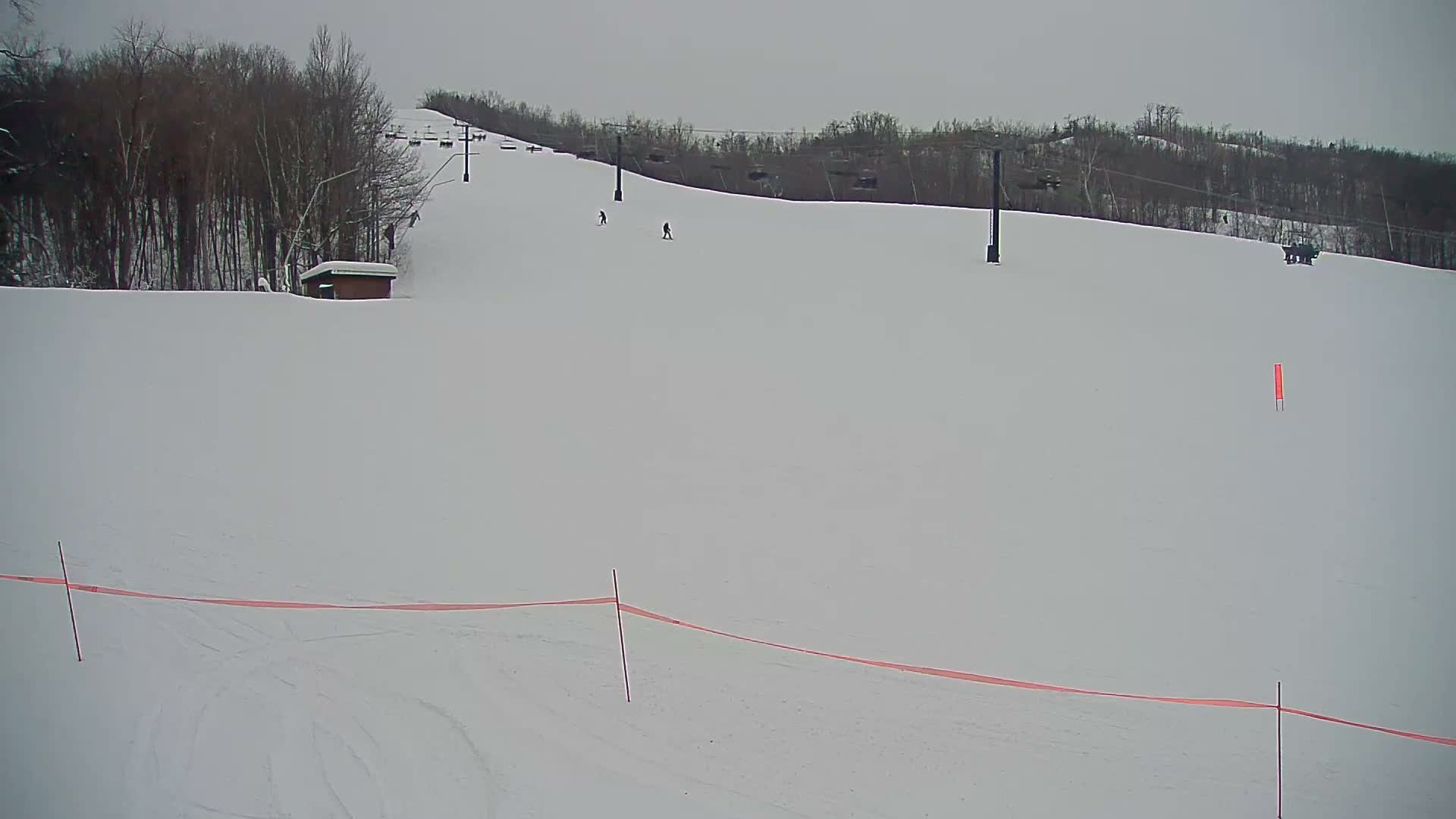 Blue Mountain South Base Ski Slopes & Cable Car Live Cam - Collingwood, Blue Mountains, Simcoe, Ontario, Canada