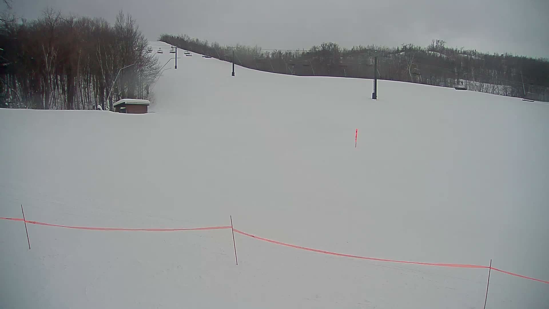 Blue Mountain South Base Ski Slopes & Cable Car Live Cam - Collingwood, Blue Mountains, Simcoe, Ontario, Canada