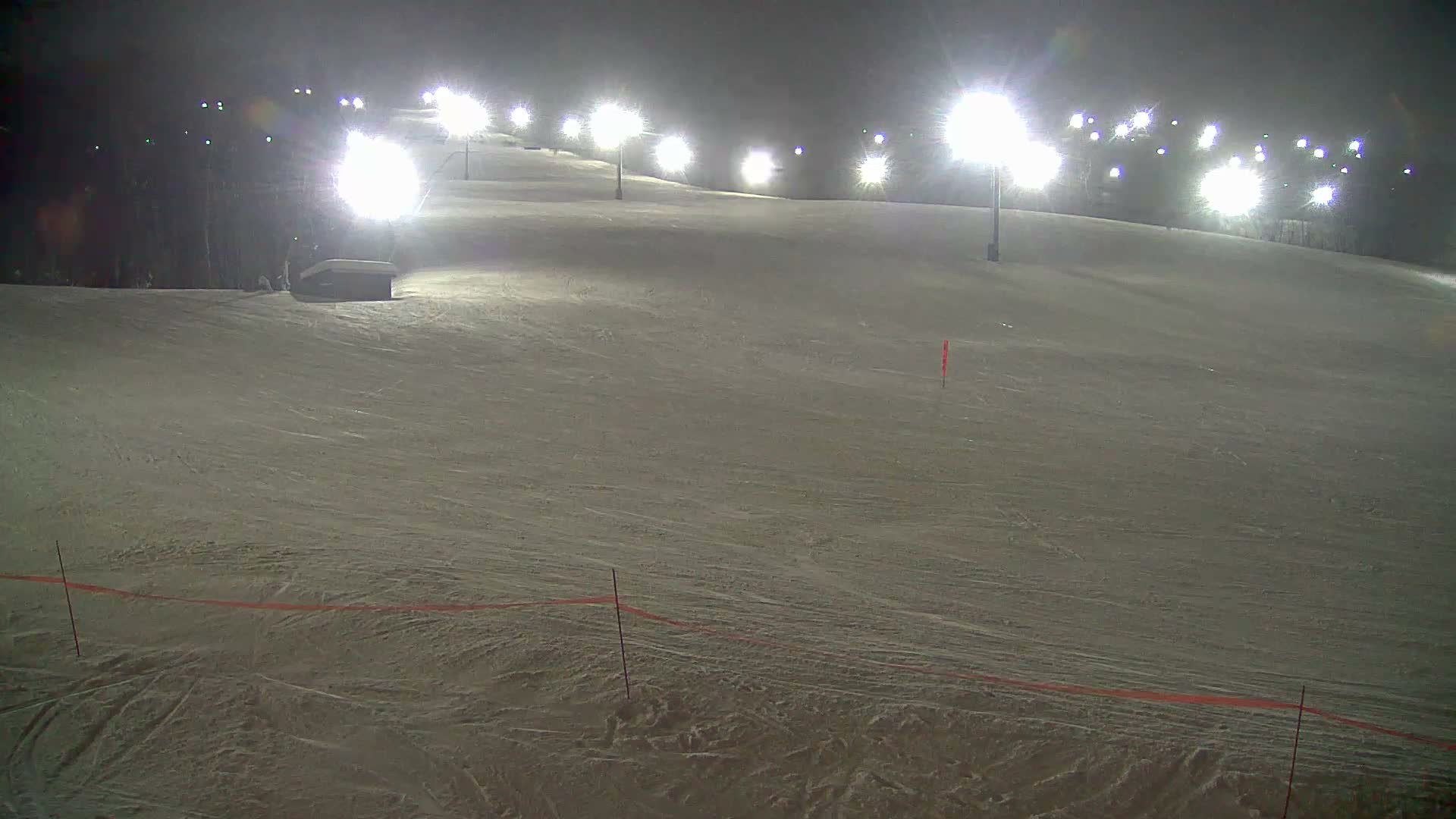 Blue Mountain South Base Ski Slopes & Cable Car Live Cam - Collingwood, Blue Mountains, Simcoe, Ontario, Canada