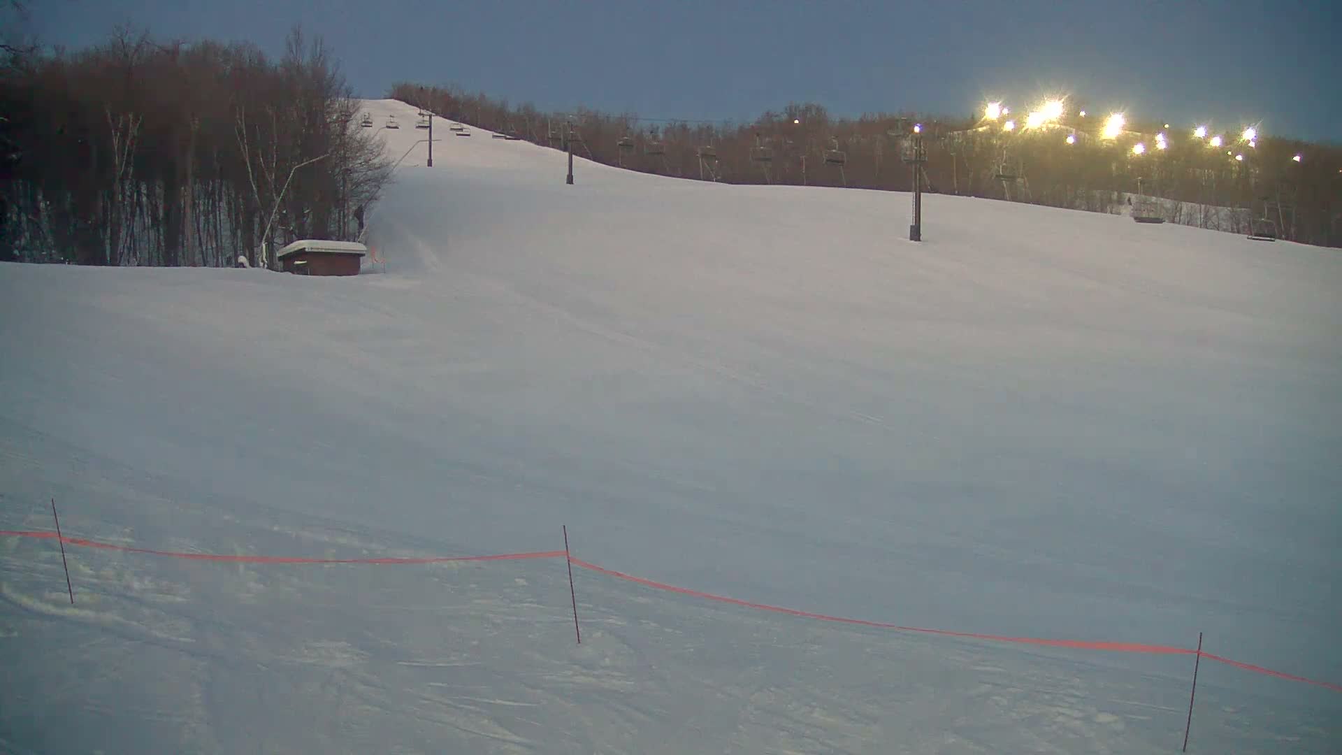 Blue Mountain South Base Ski Slopes & Cable Car Live Cam - Collingwood, Blue Mountains, Simcoe, Ontario, Canada