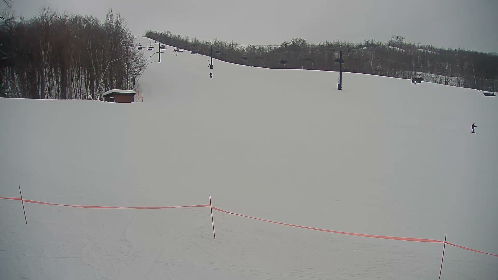 Blue Mountain South Base Ski Slopes & Cable Car Live Cam - Collingwood, Blue Mountains, Simcoe, Ontario, Canada
