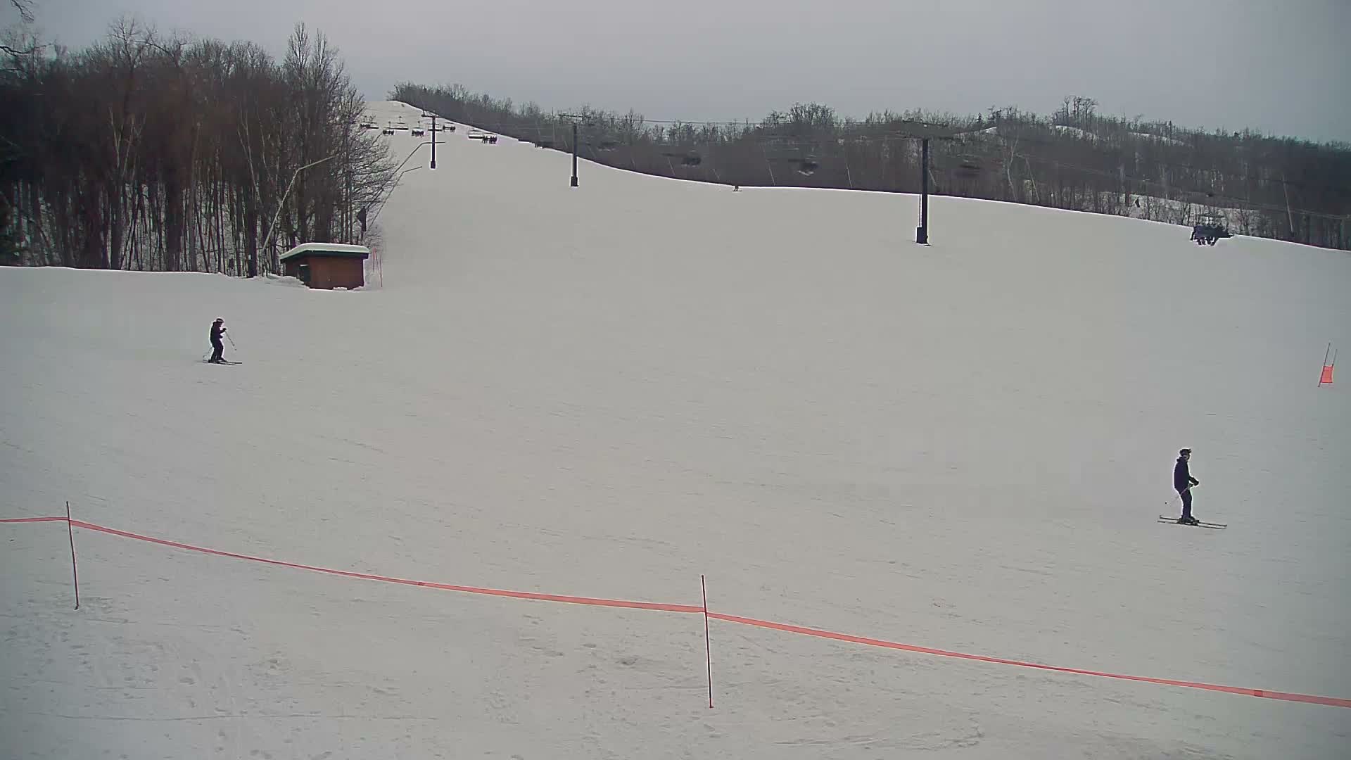 Blue Mountain South Base Ski Slopes & Cable Car Live Cam - Collingwood, Blue Mountains, Simcoe, Ontario, Canada