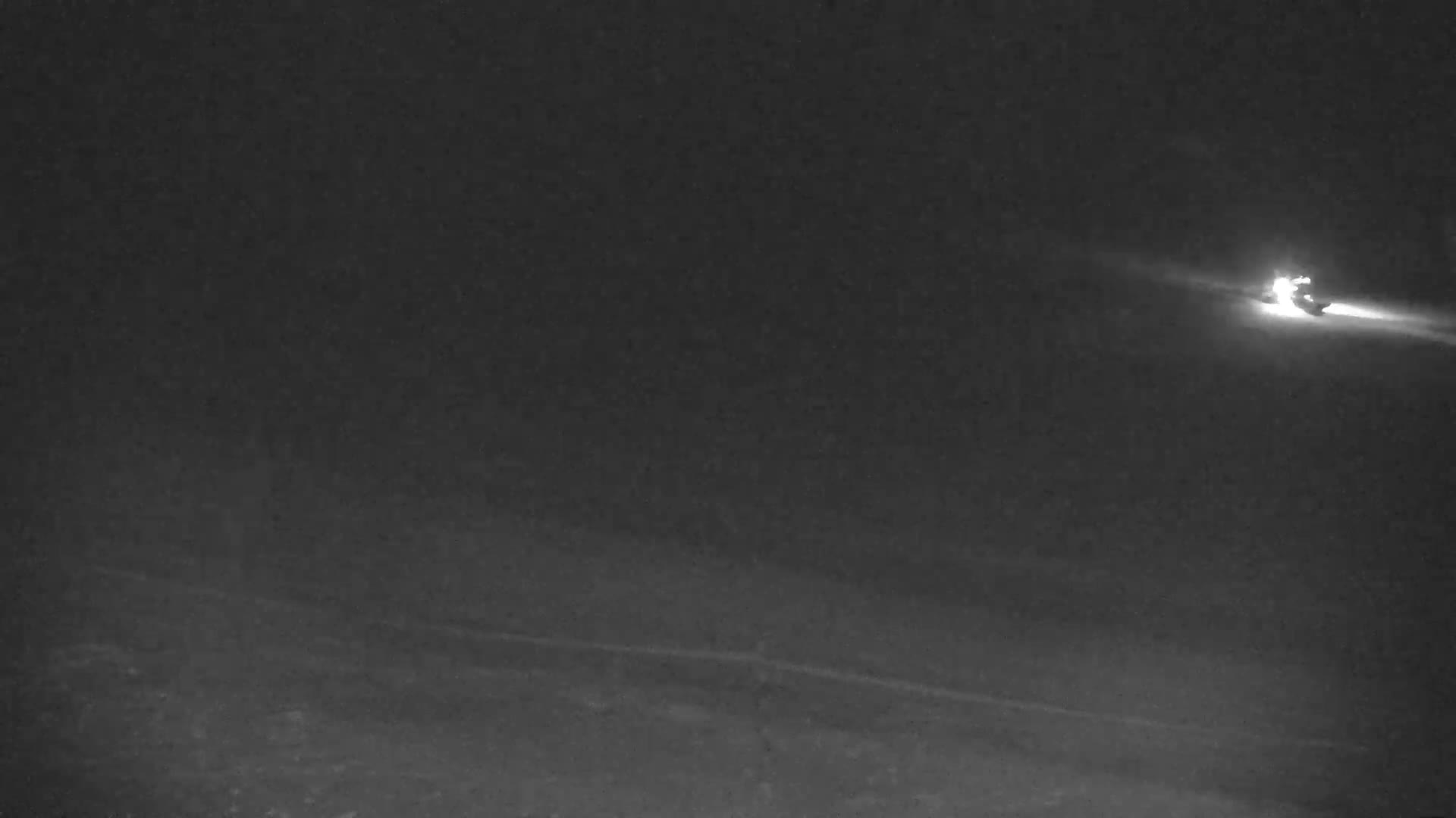 Blue Mountain South Base Ski Slopes & Cable Car Live Cam - Collingwood, Blue Mountains, Simcoe, Ontario, Canada