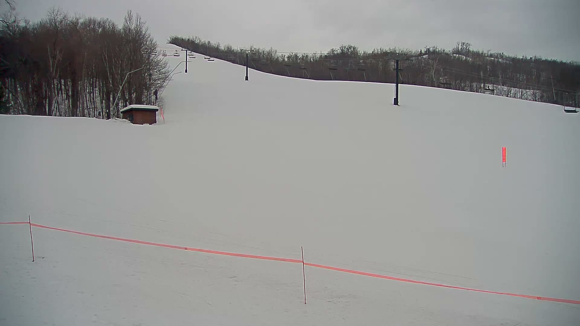 Blue Mountain South Base Ski Slopes & Cable Car Live Cam - Collingwood, Blue Mountains, Simcoe, Ontario, Canada