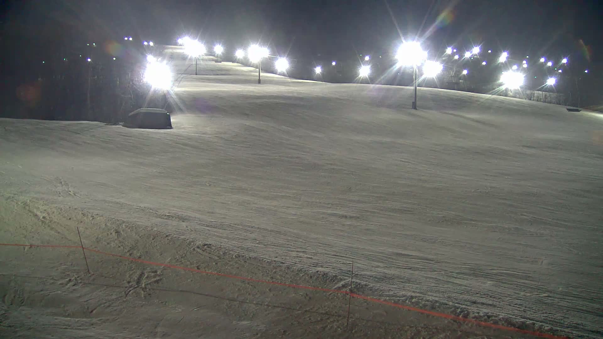 Blue Mountain South Base Ski Slopes & Cable Car Live Cam - Collingwood, Blue Mountains, Simcoe, Ontario, Canada