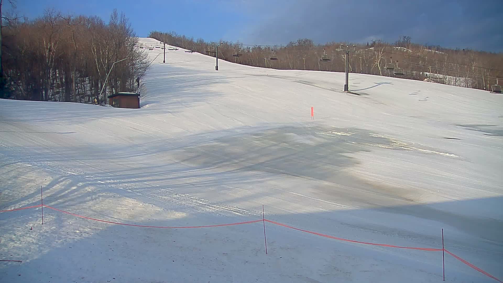 Blue Mountain South Base Ski Slopes & Cable Car Live Cam - Collingwood, Blue Mountains, Simcoe, Ontario, Canada