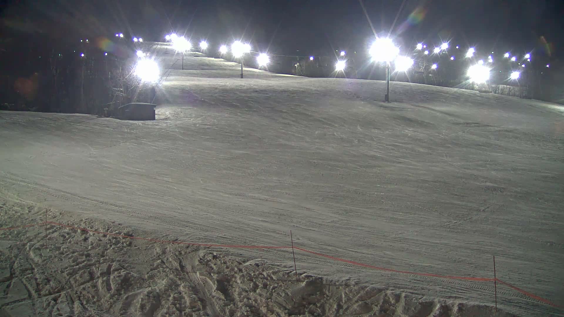 Blue Mountain South Base Ski Slopes & Cable Car Live Cam - Collingwood, Blue Mountains, Simcoe, Ontario, Canada