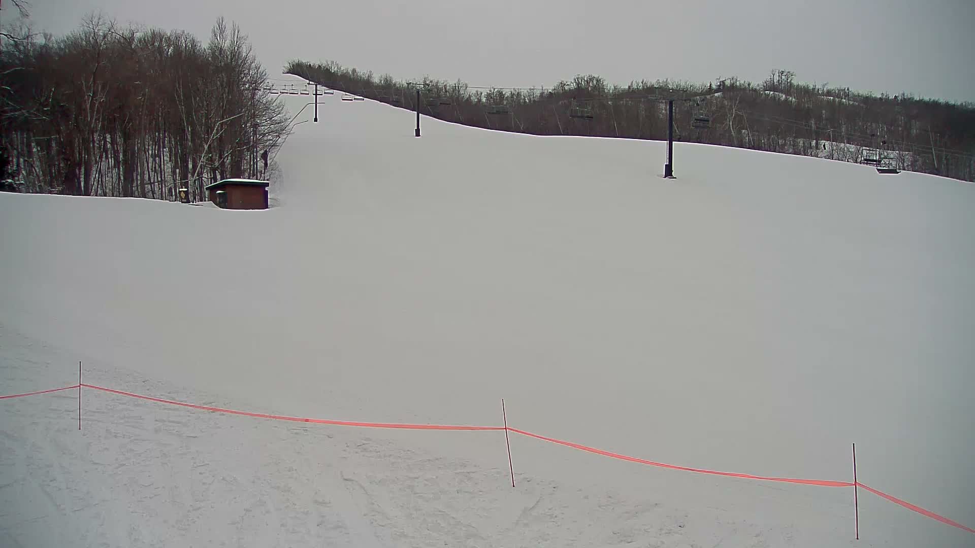 Blue Mountain South Base Ski Slopes & Cable Car Live Cam - Collingwood, Blue Mountains, Simcoe, Ontario, Canada