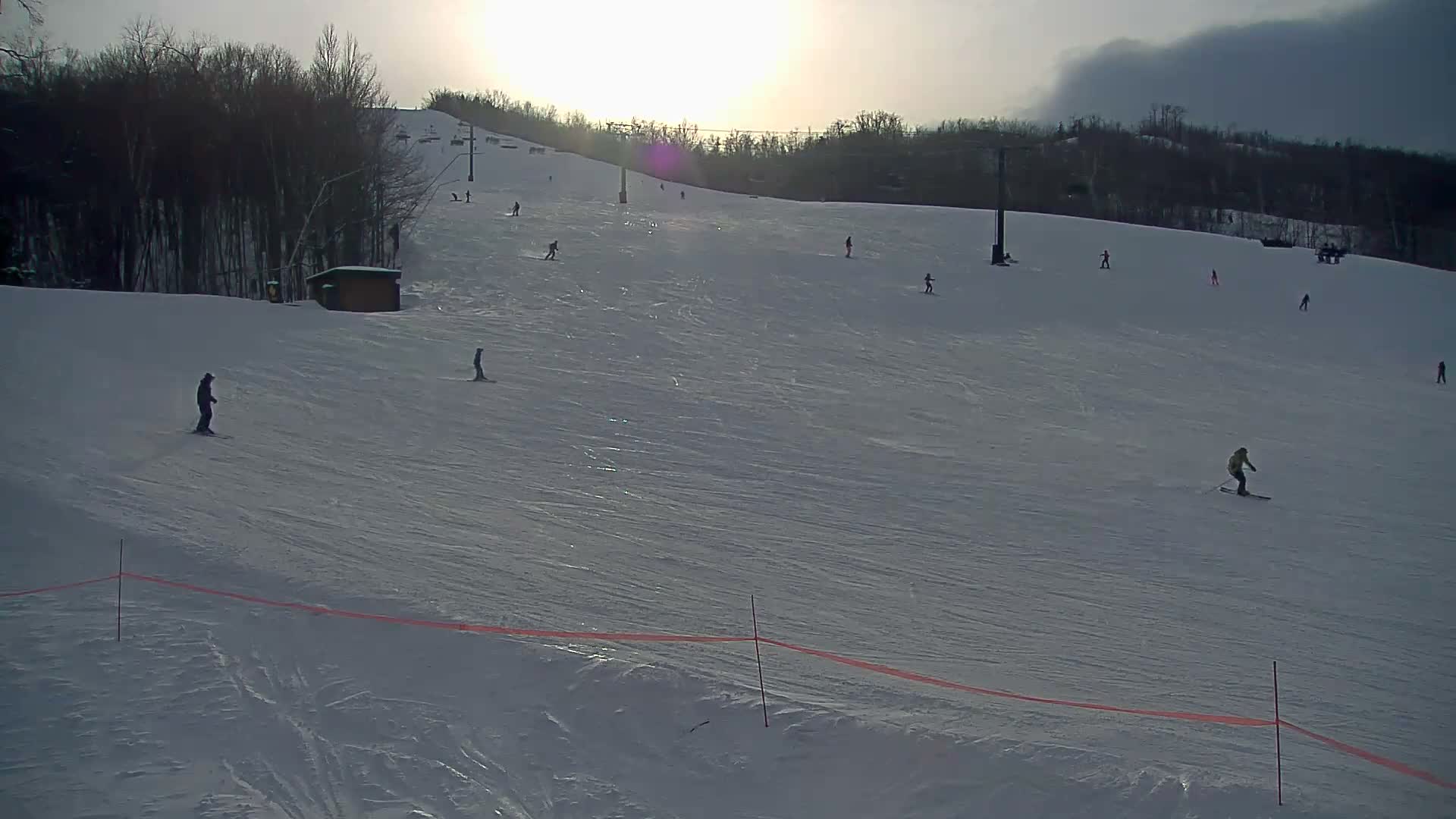 Blue Mountain South Base Ski Slopes & Cable Car Live Cam - Collingwood, Blue Mountains, Simcoe, Ontario, Canada
