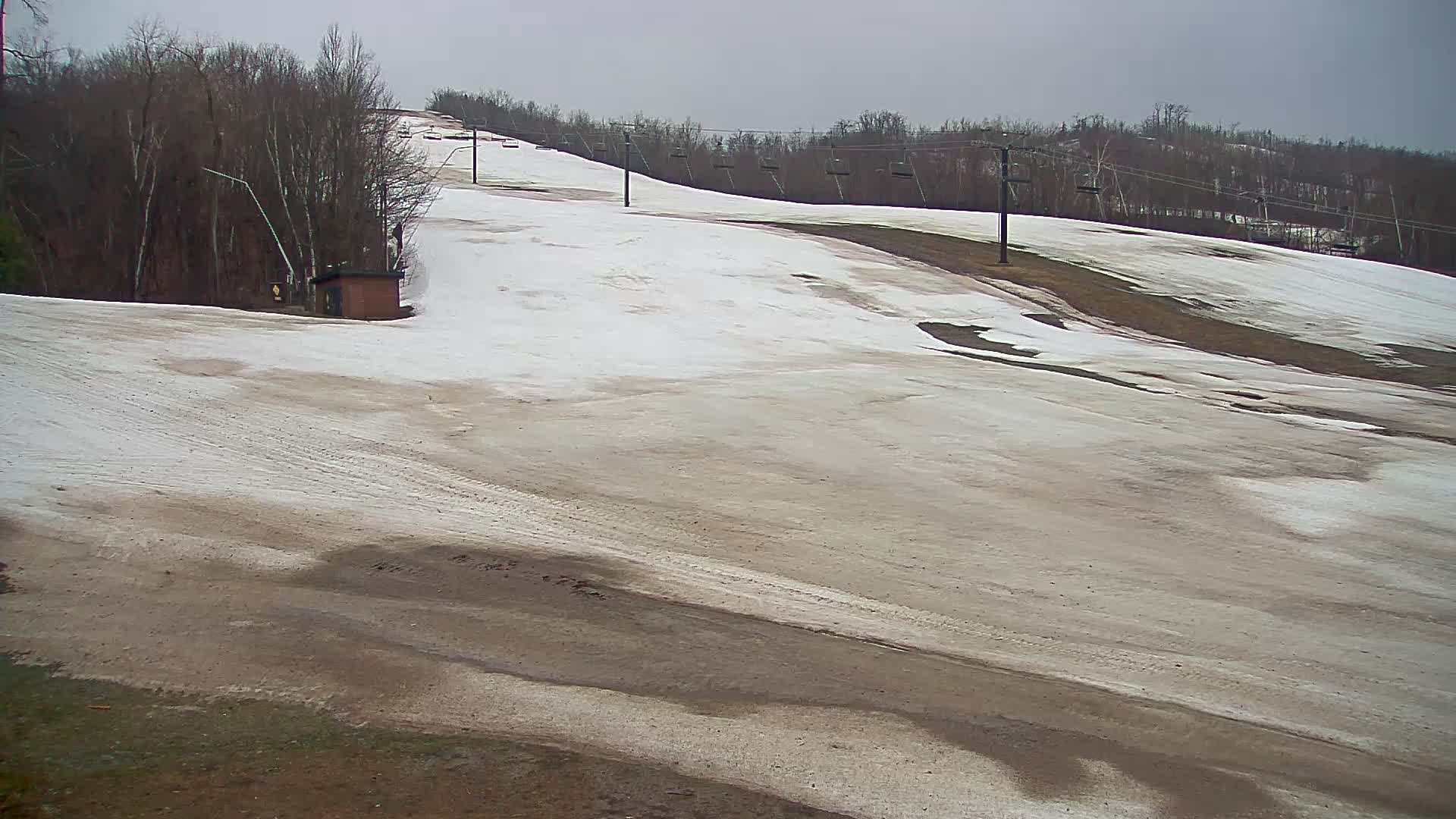 Blue Mountain South Base Ski Slopes & Cable Car Live Cam - Collingwood, Blue Mountains, Simcoe, Ontario, Canada