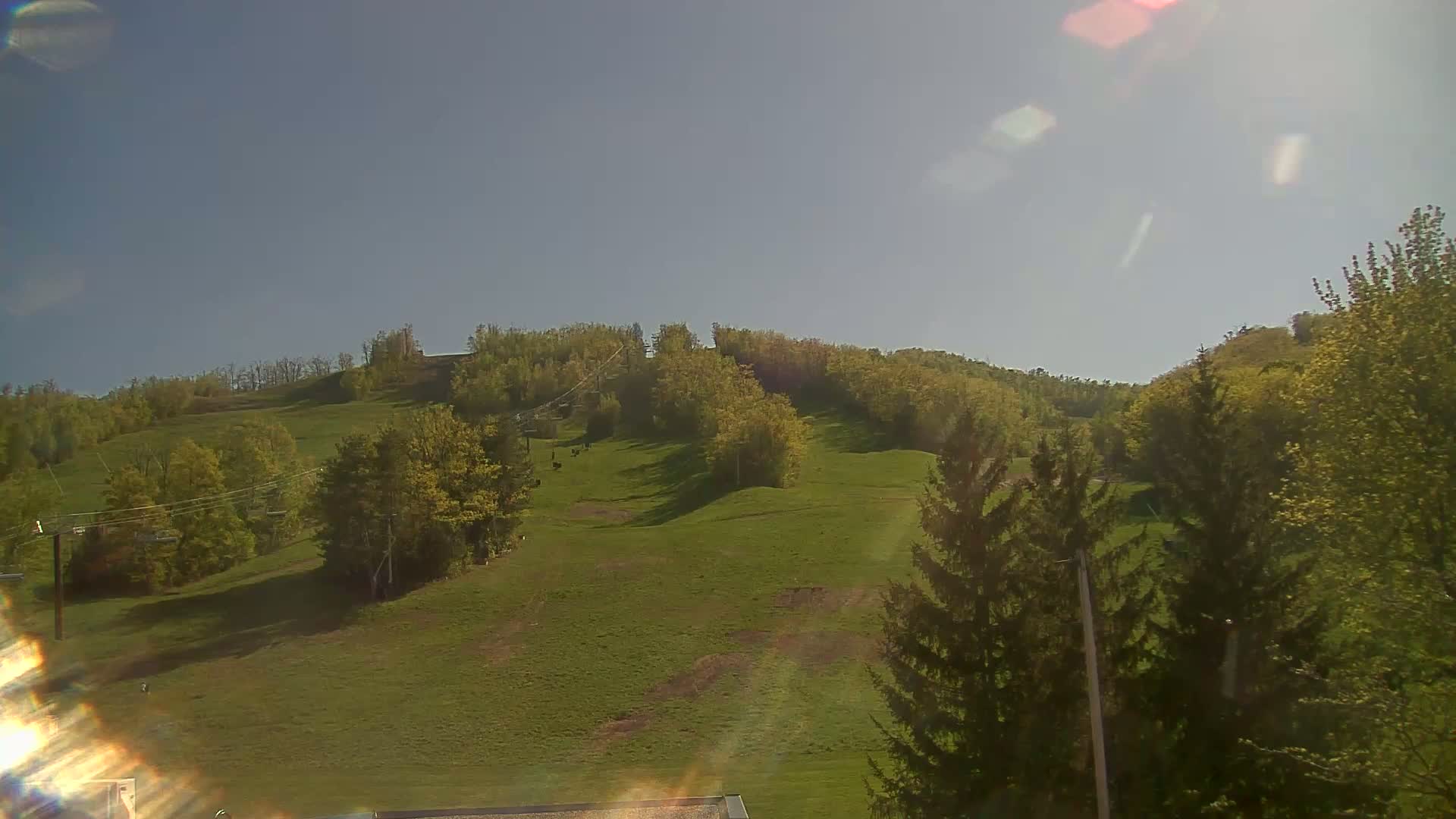 Blue Mountain Valley Base Ski Slopes Live Cam - Collingwood, Blue Mountains, Simcoe, Ontario, Canada