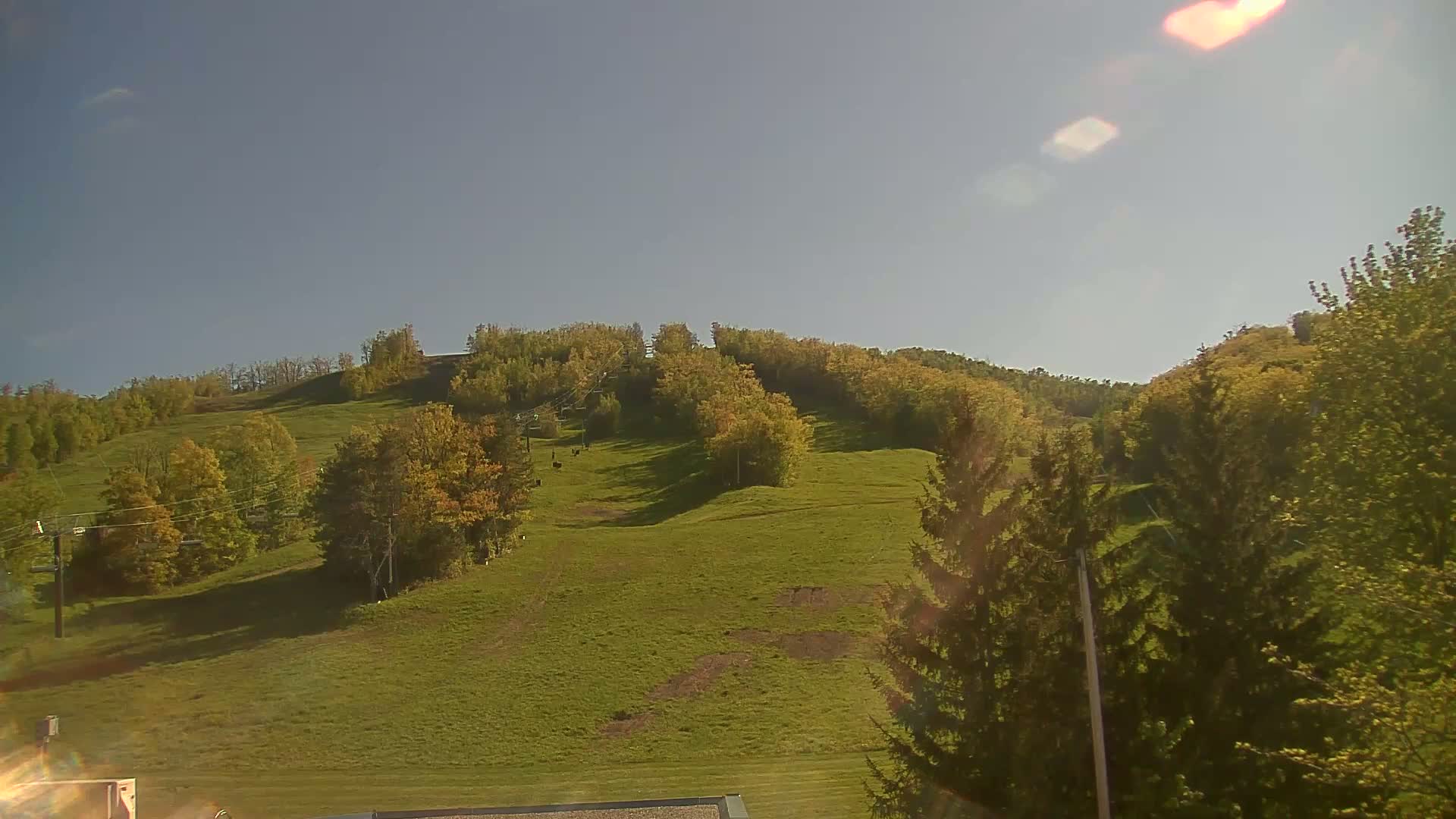 Blue Mountain Valley Base Ski Slopes Live Cam - Collingwood, Blue Mountains, Simcoe, Ontario, Canada