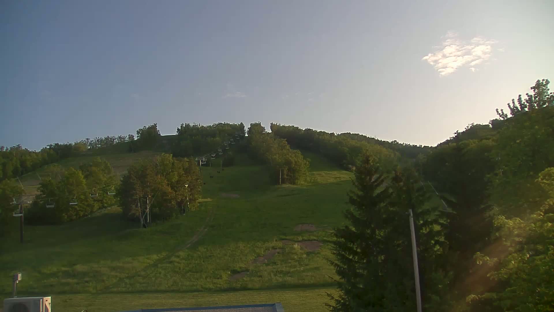 Blue Mountain Valley Base Ski Slopes Live Cam - Collingwood, Blue Mountains, Simcoe, Ontario, Canada