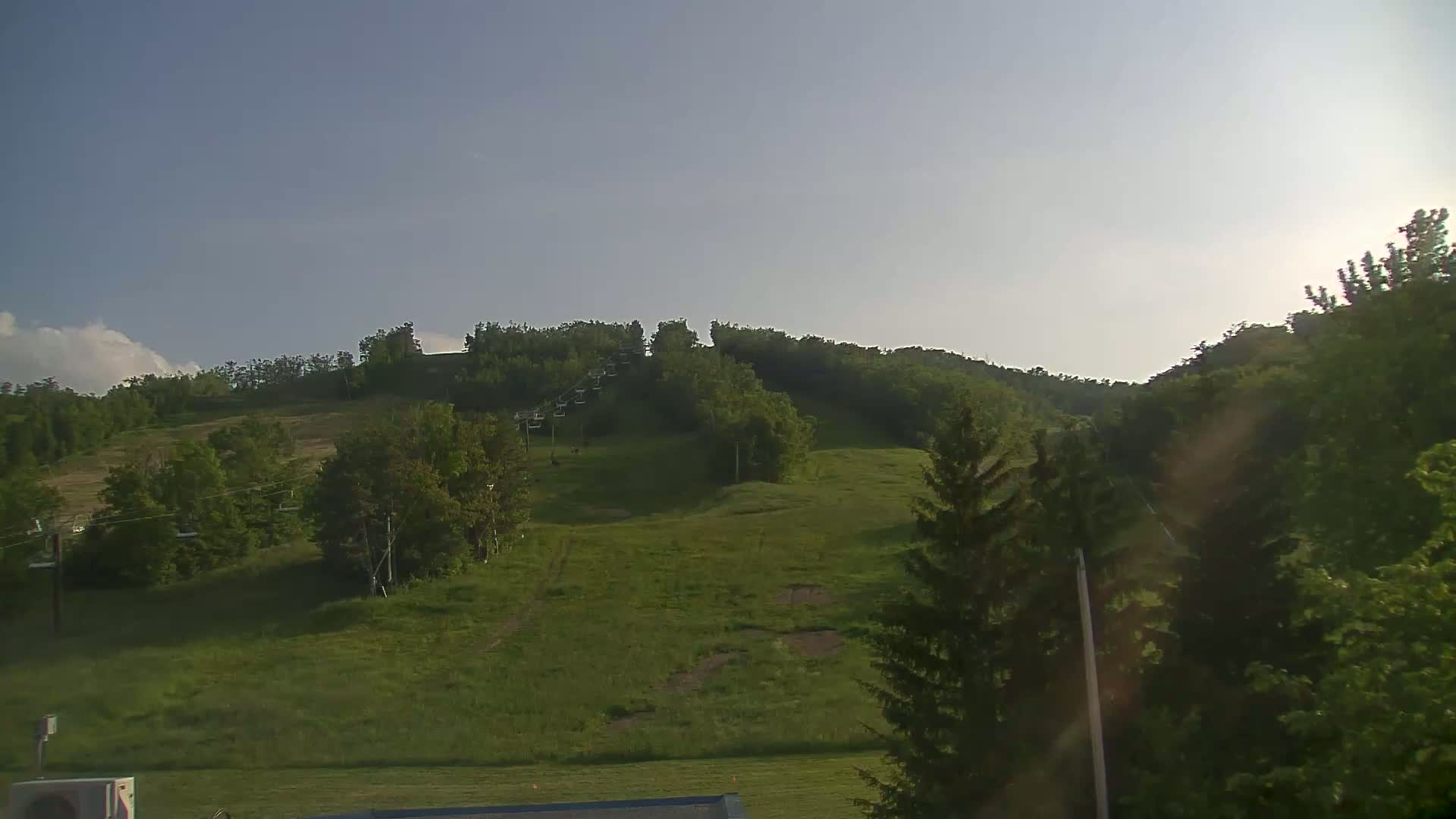 Blue Mountain Valley Base Ski Slopes Live Cam - Collingwood, Blue Mountains, Simcoe, Ontario, Canada