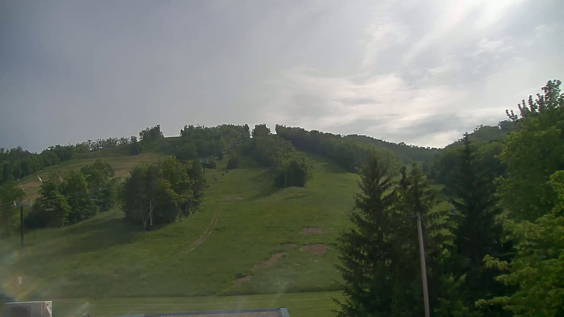 Blue Mountain Valley Base Ski Slopes Live Cam - Collingwood, Blue Mountains, Simcoe, Ontario, Canada