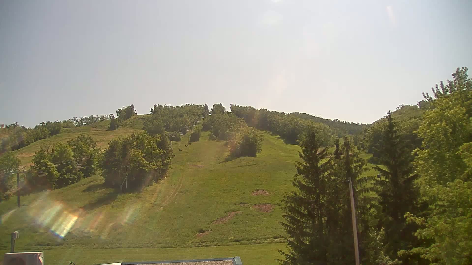 Blue Mountain Valley Base Ski Slopes Live Cam - Collingwood, Blue Mountains, Simcoe, Ontario, Canada