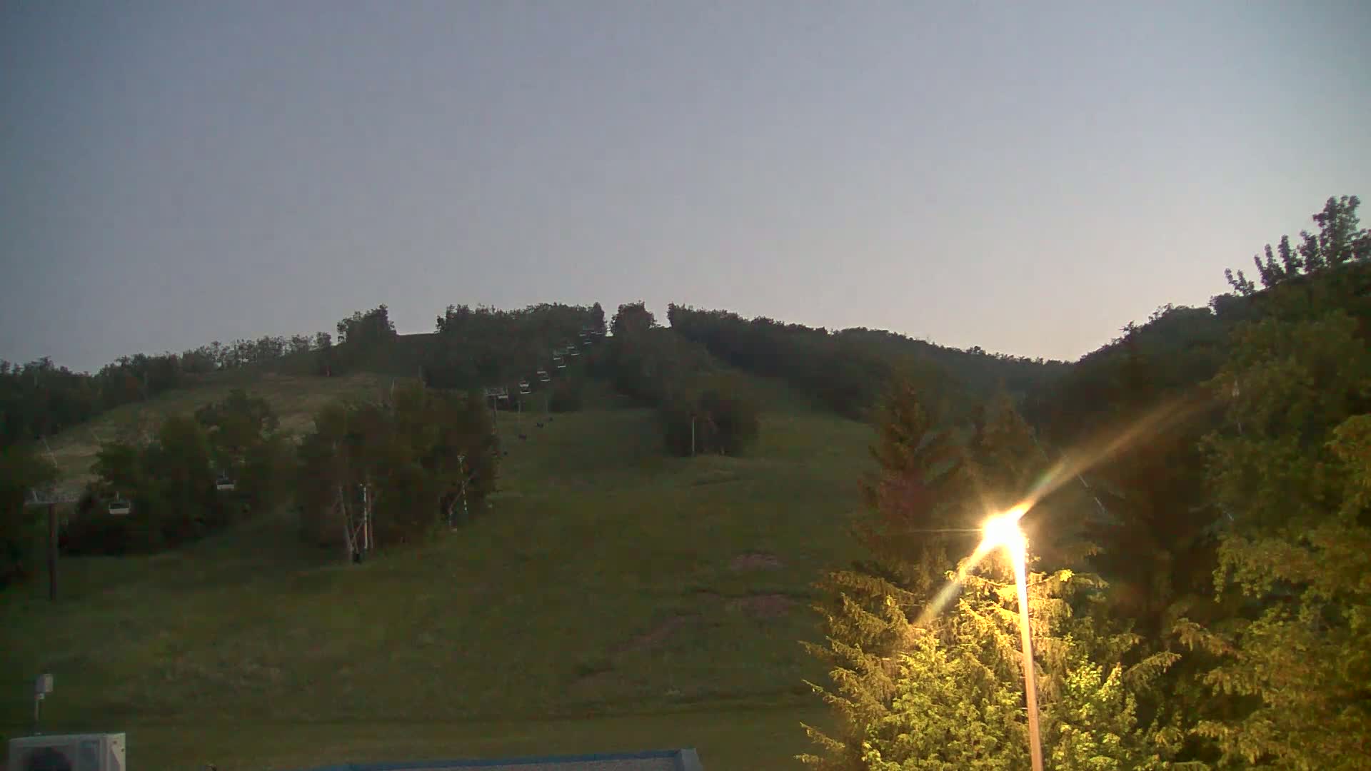 Blue Mountain Valley Base Ski Slopes Live Cam - Collingwood, Blue Mountains, Simcoe, Ontario, Canada
