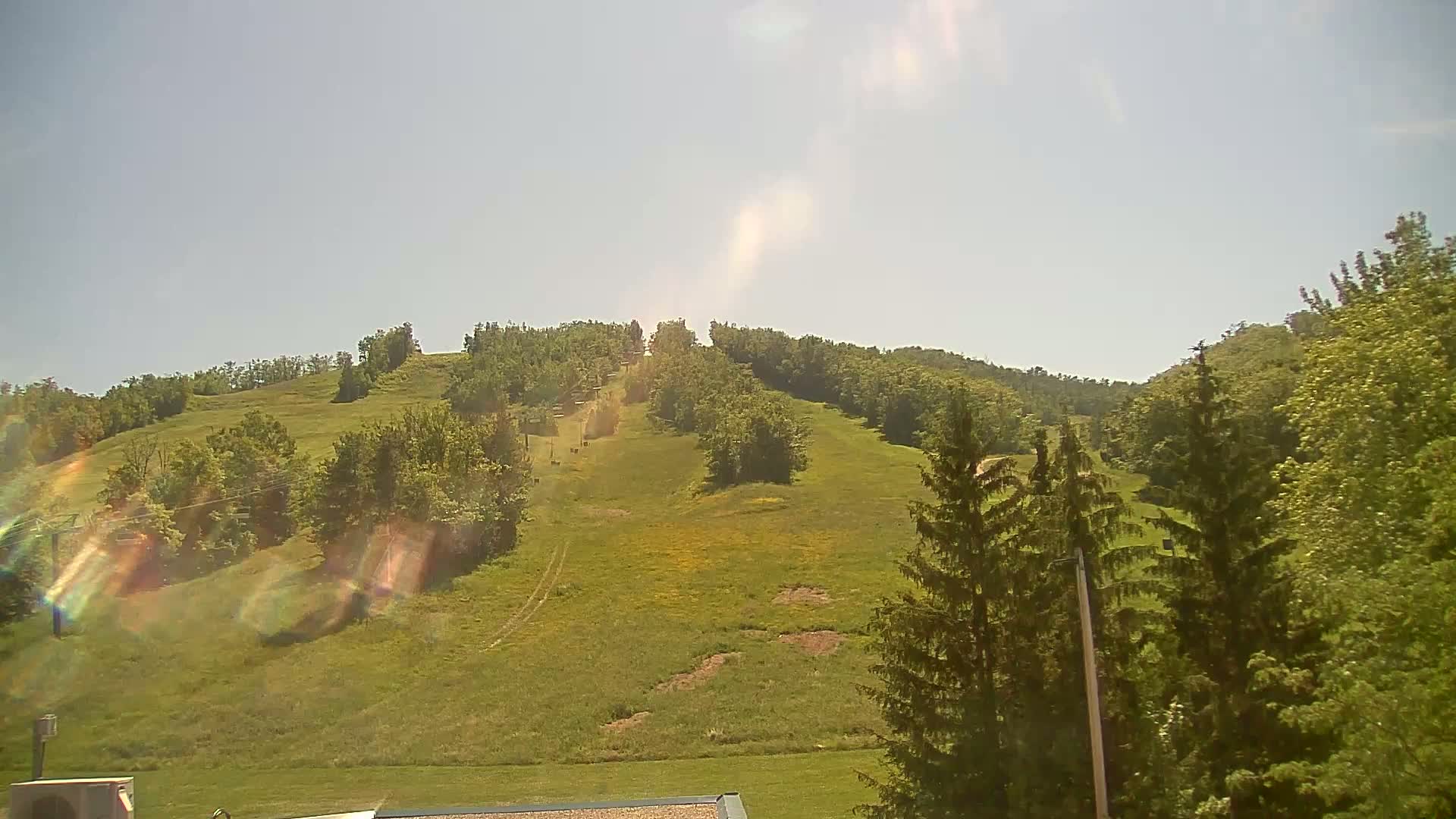 Blue Mountain Valley Base Ski Slopes Live Cam - Collingwood, Blue Mountains, Simcoe, Ontario, Canada