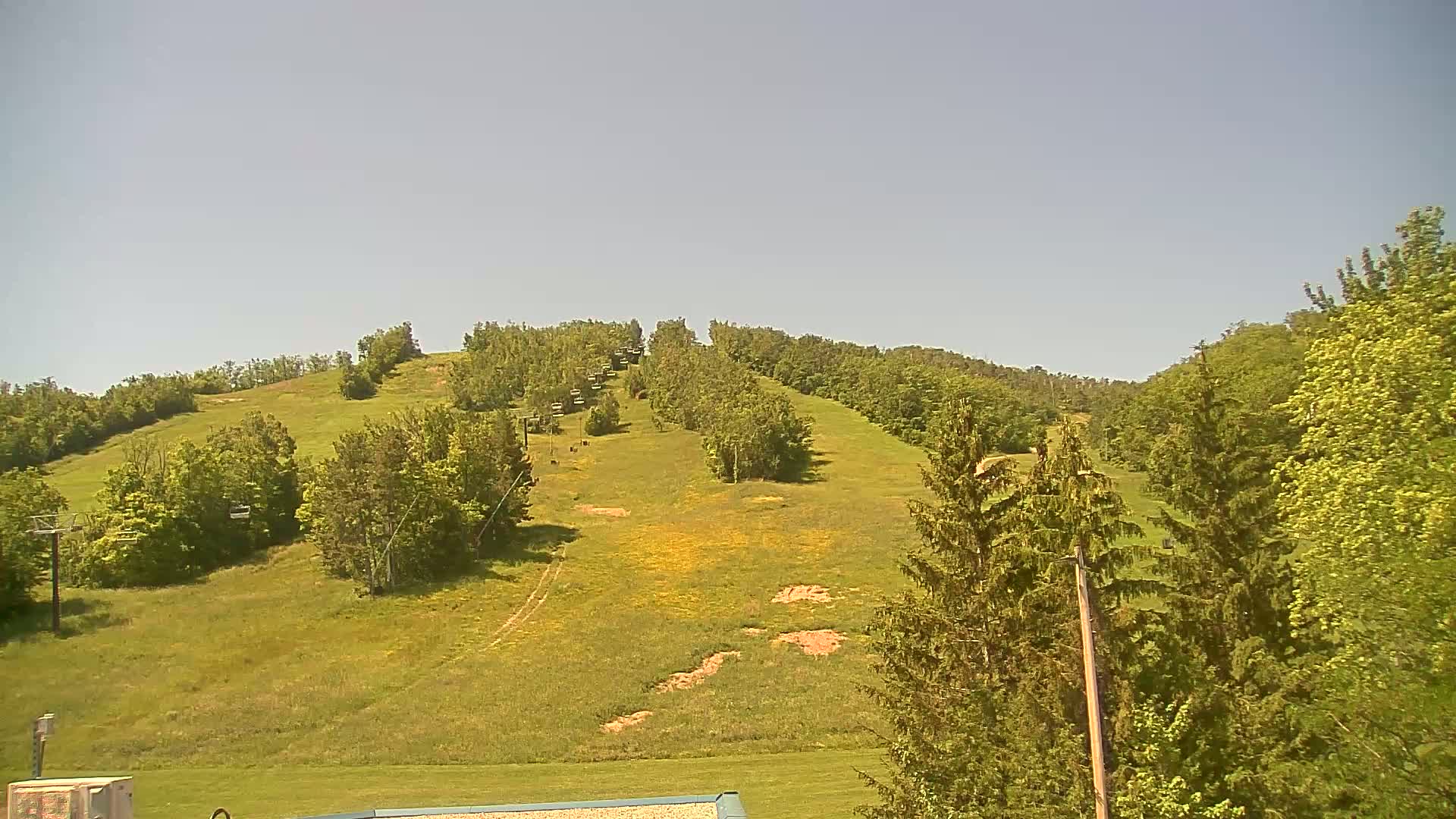 Blue Mountain Valley Base Ski Slopes Live Cam - Collingwood, Blue Mountains, Simcoe, Ontario, Canada