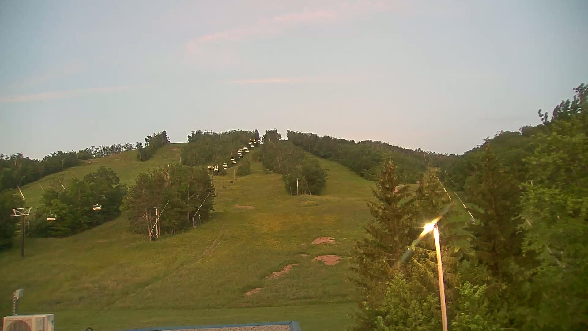 Blue Mountain Valley Base Ski Slopes Live Cam - Collingwood, Blue Mountains, Simcoe, Ontario, Canada