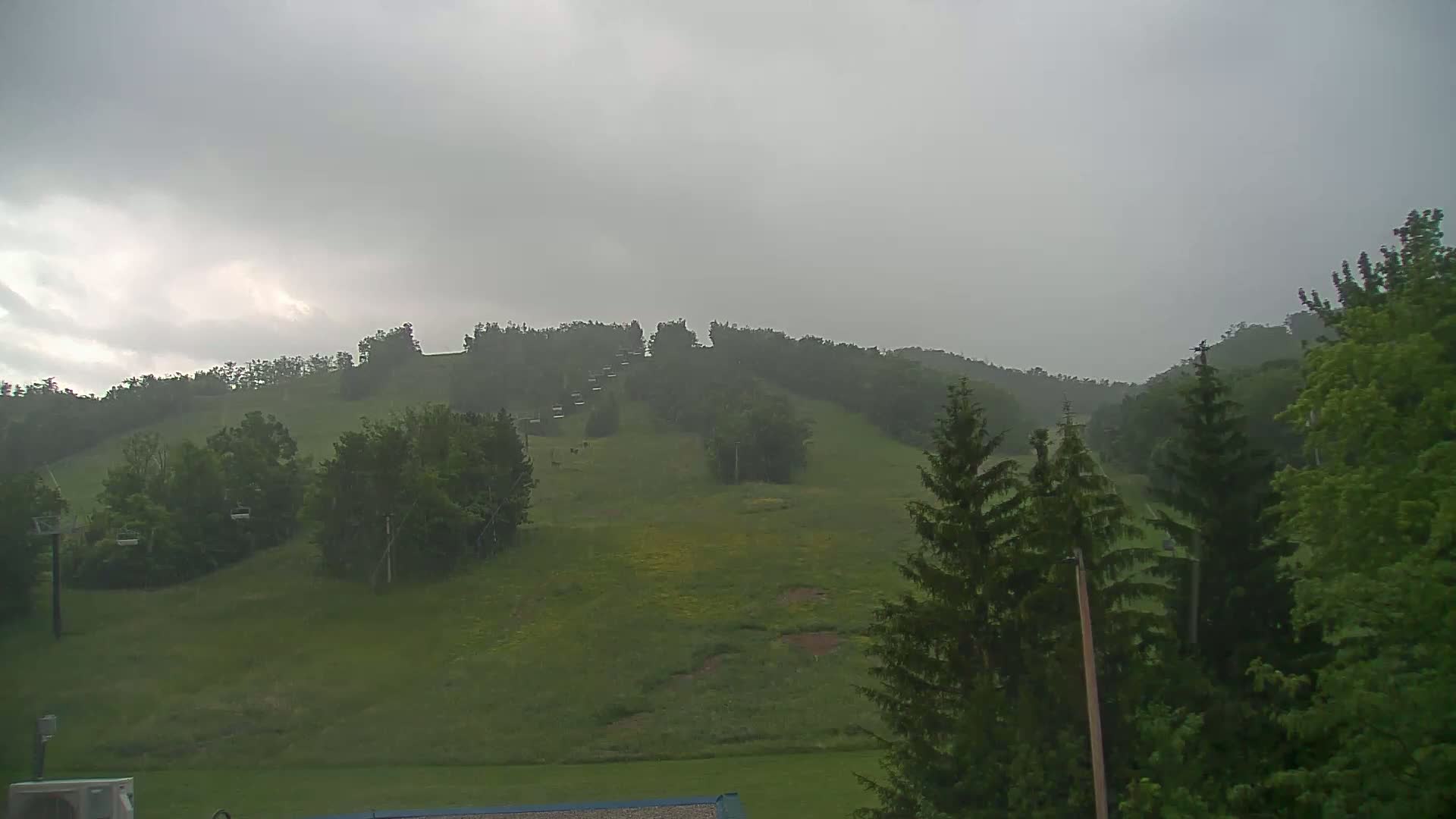 Blue Mountain Valley Base Ski Slopes Live Cam - Collingwood, Blue Mountains, Simcoe, Ontario, Canada