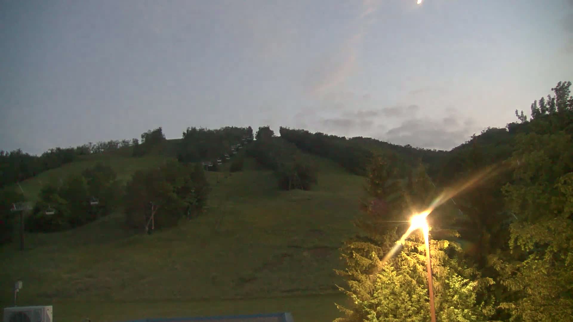 Blue Mountain Valley Base Ski Slopes Live Cam - Collingwood, Blue Mountains, Simcoe, Ontario, Canada