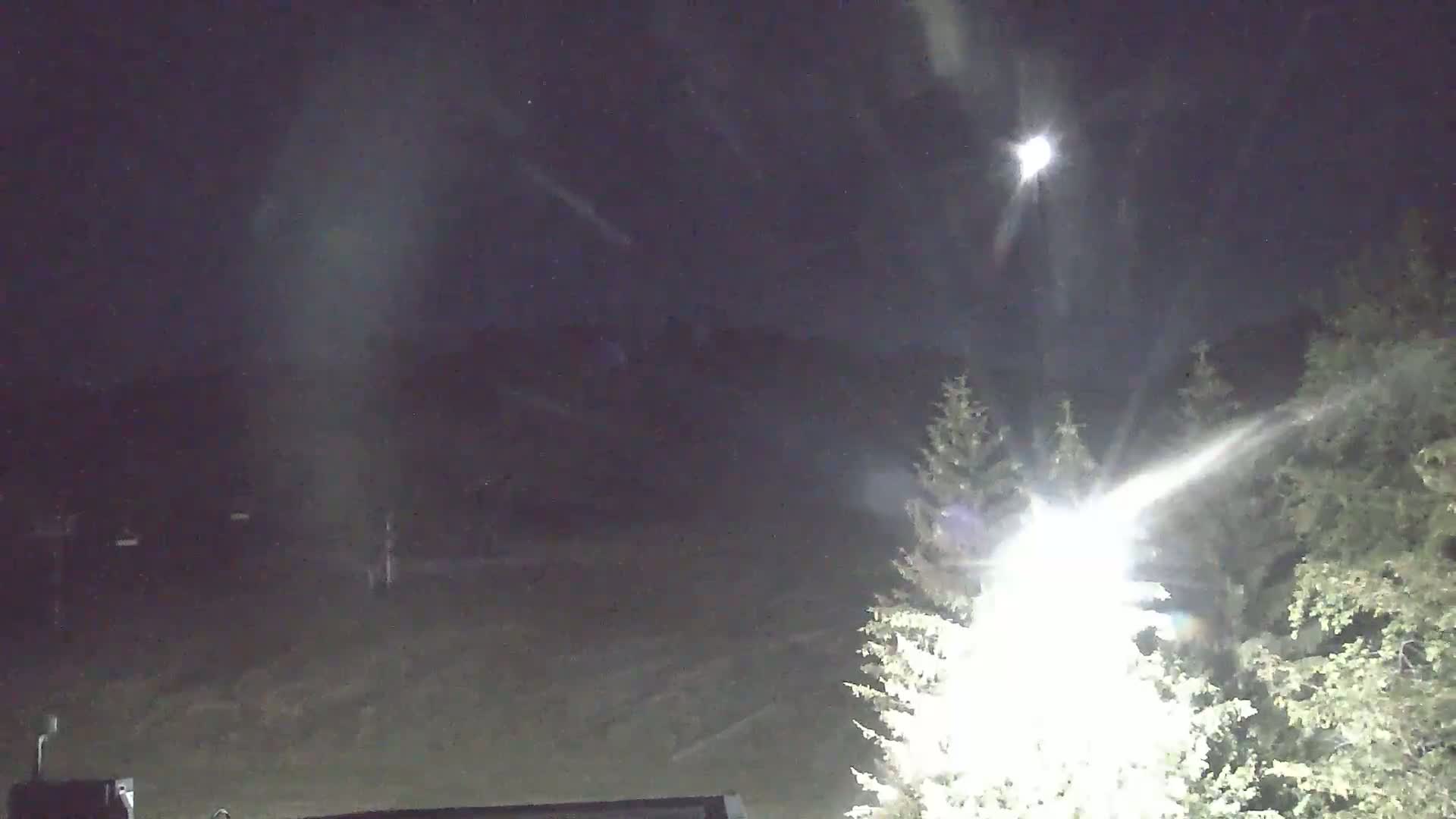 Blue Mountain Valley Base Ski Slopes Live Cam - Collingwood, Blue Mountains, Simcoe, Ontario, Canada