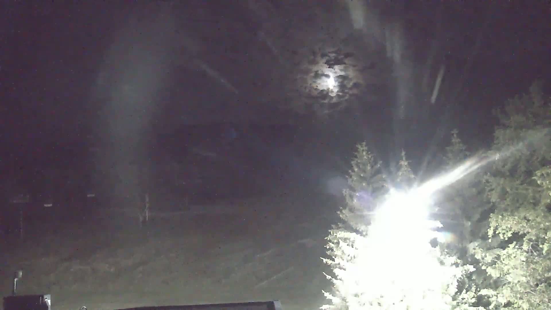 Blue Mountain Valley Base Ski Slopes Live Cam - Collingwood, Blue Mountains, Simcoe, Ontario, Canada