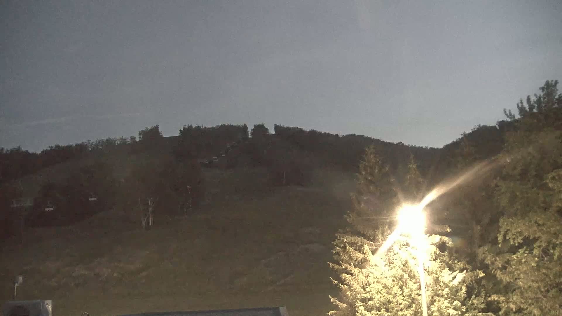 Blue Mountain Valley Base Ski Slopes Live Cam - Collingwood, Blue Mountains, Simcoe, Ontario, Canada